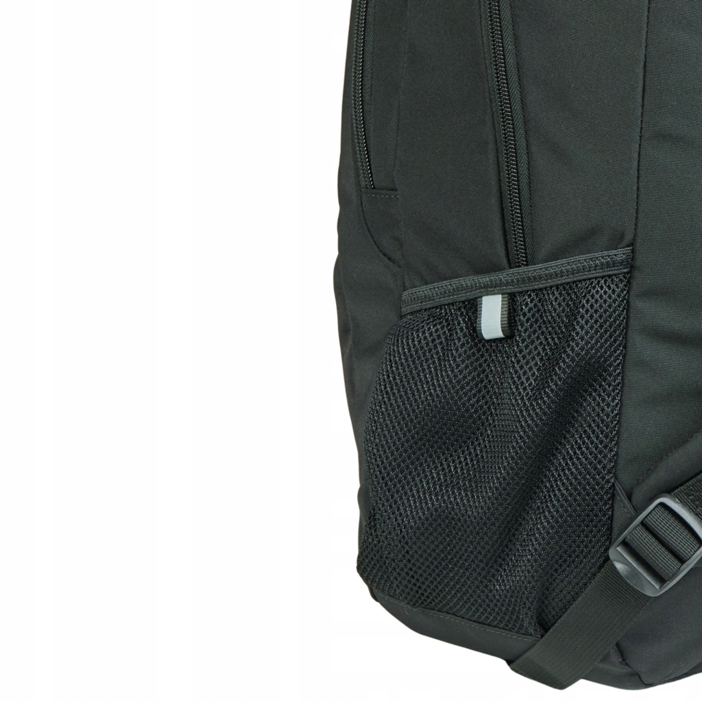 Praktyczne kieszenie na napoje i drobne akcesoria