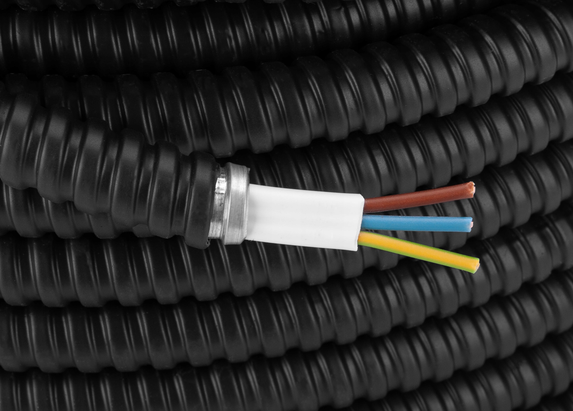 Uniwersalne zastosowanie w instalacjach elektrycznych i fotowoltaicznych