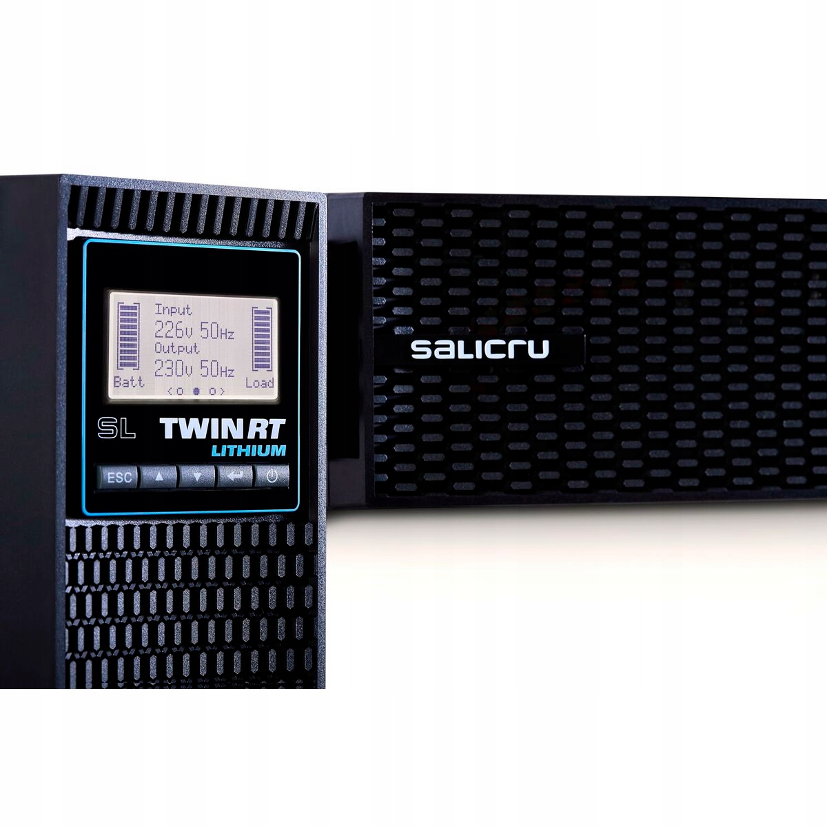 Gniazda sieciowe – 8 x C13 dla wygodnej obsługi