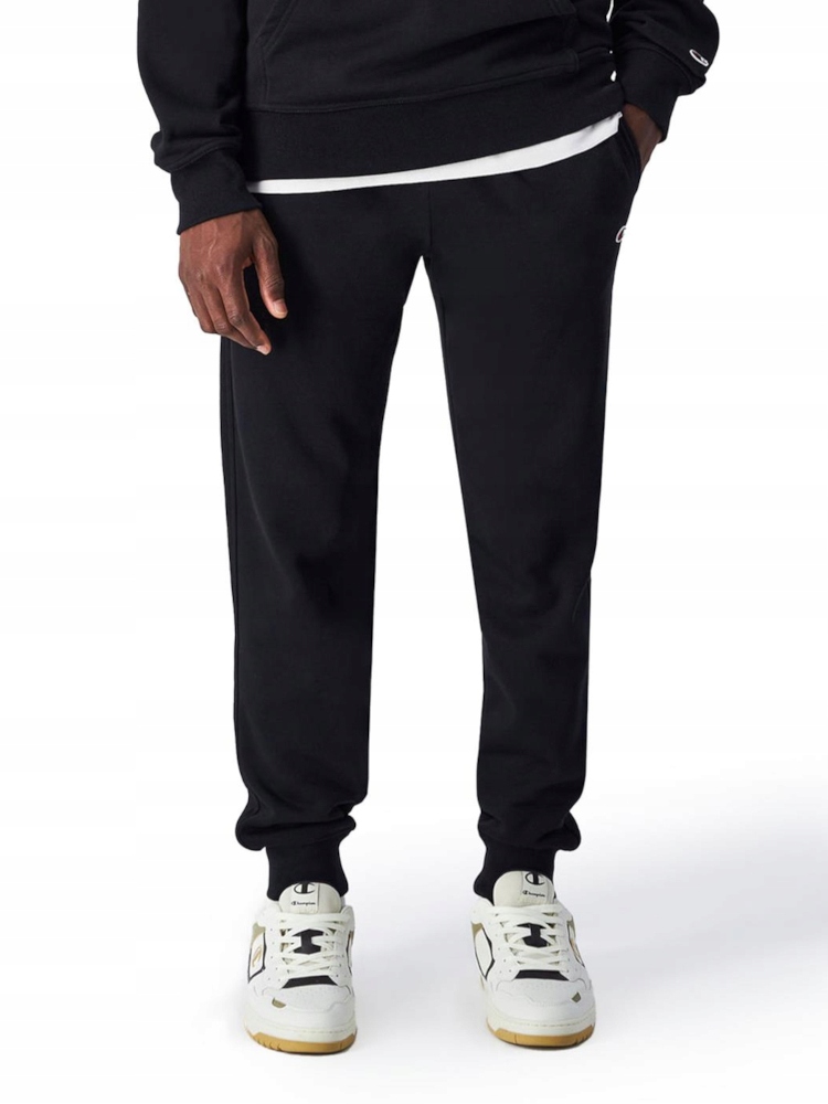 Funkcjonalny krój – Slim fit z ściągaczami na nogawkach
