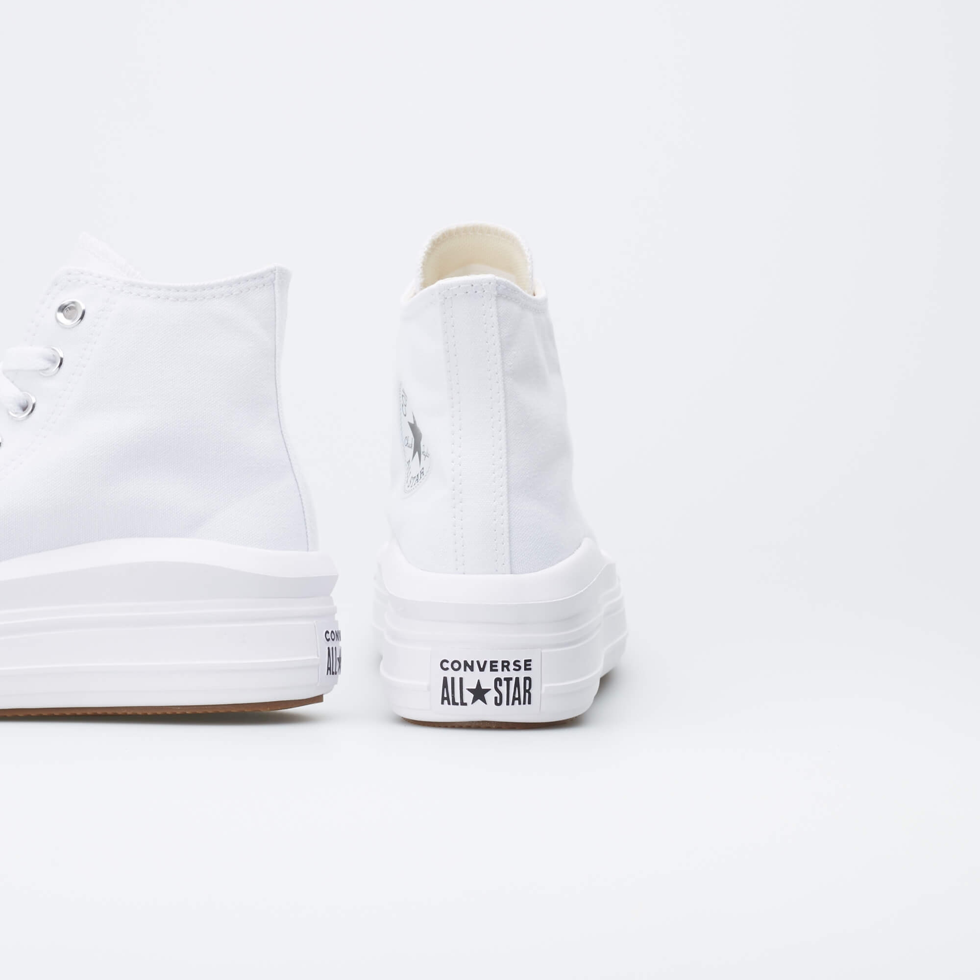 Stylowy design – Klasyczne wiązanie i okrągły nosek