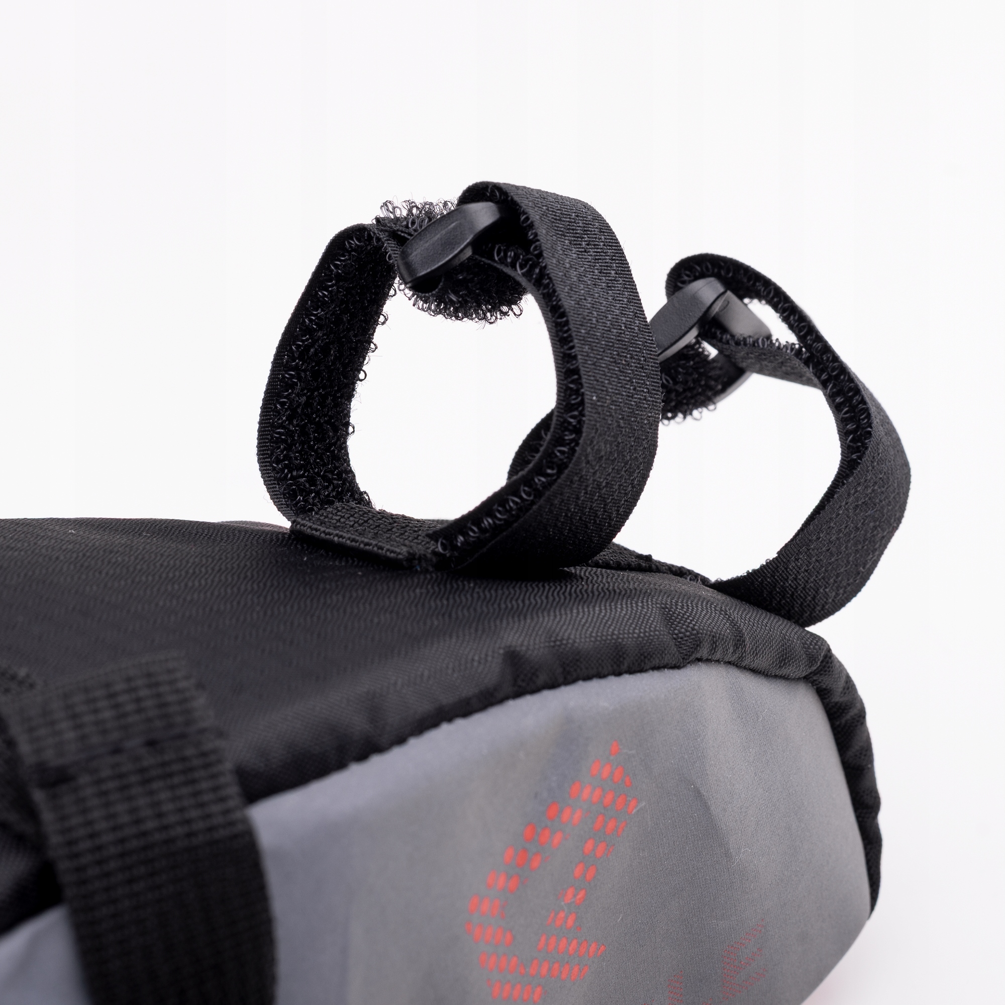 Łatwy montaż pod siodełkiem – Wygoda i funkcjonalność