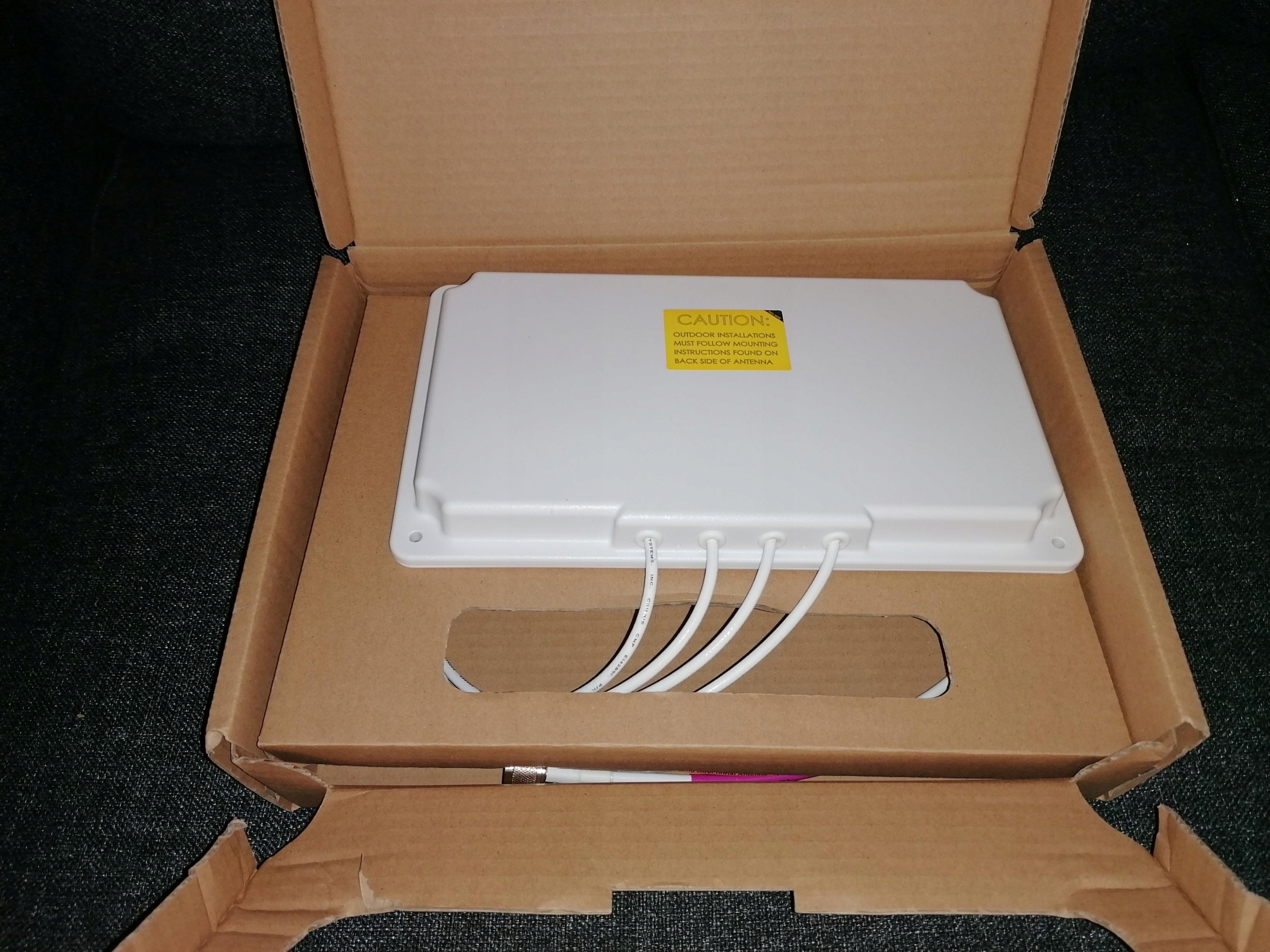 Dwupasmowa konstrukcja – Pasmo 2.4/5 GHz dla lepszej łączności