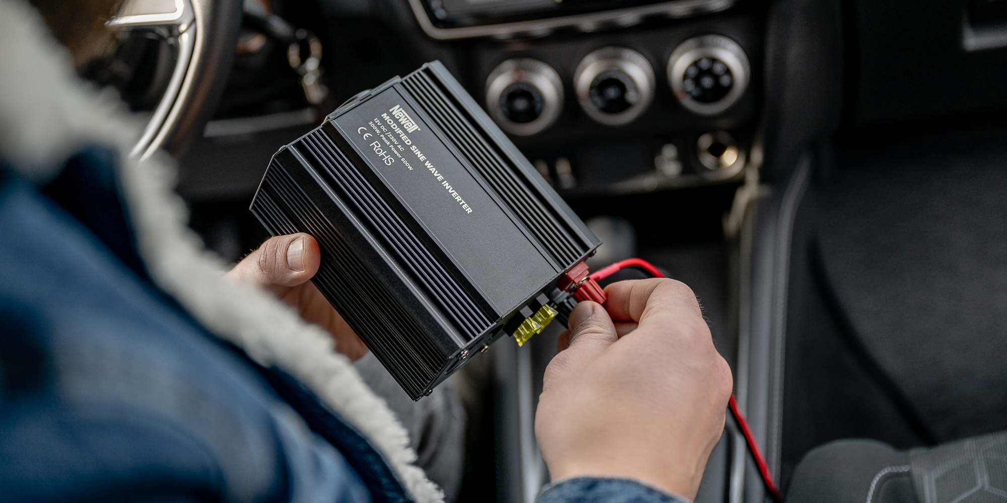Przetwornica napięcia Newell z modyfikowaną sinusoidą - 12 V _ 230 V