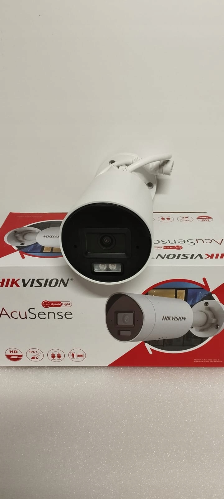 Technologia Smart Hybrid Light i AcuSense – Inteligentne oświetlenie i detekcja obiektów