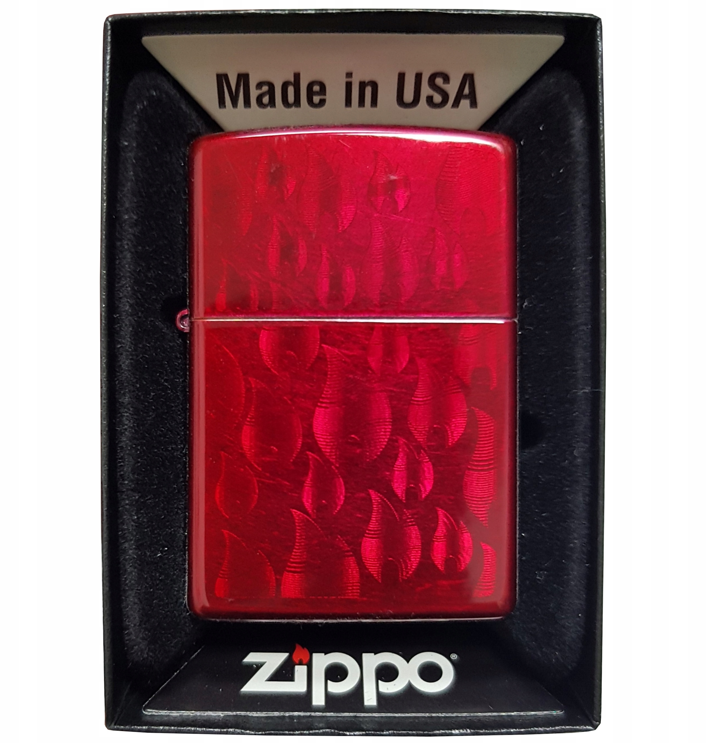 Zapalniczka ZIPPO CANDY APPLE RED FLAME PATTERN – Stylowy dodatek dla miłośników przygód
