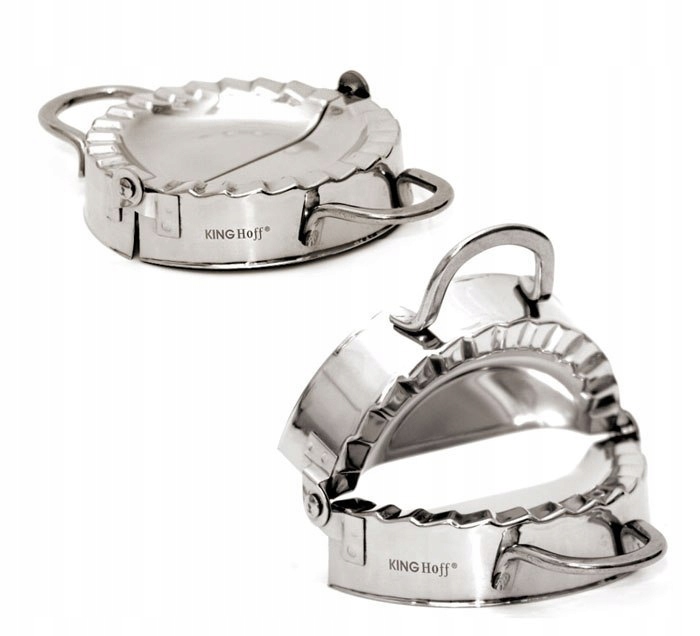 W zestawie foremki do pierogów i wykrojnik do makaronów