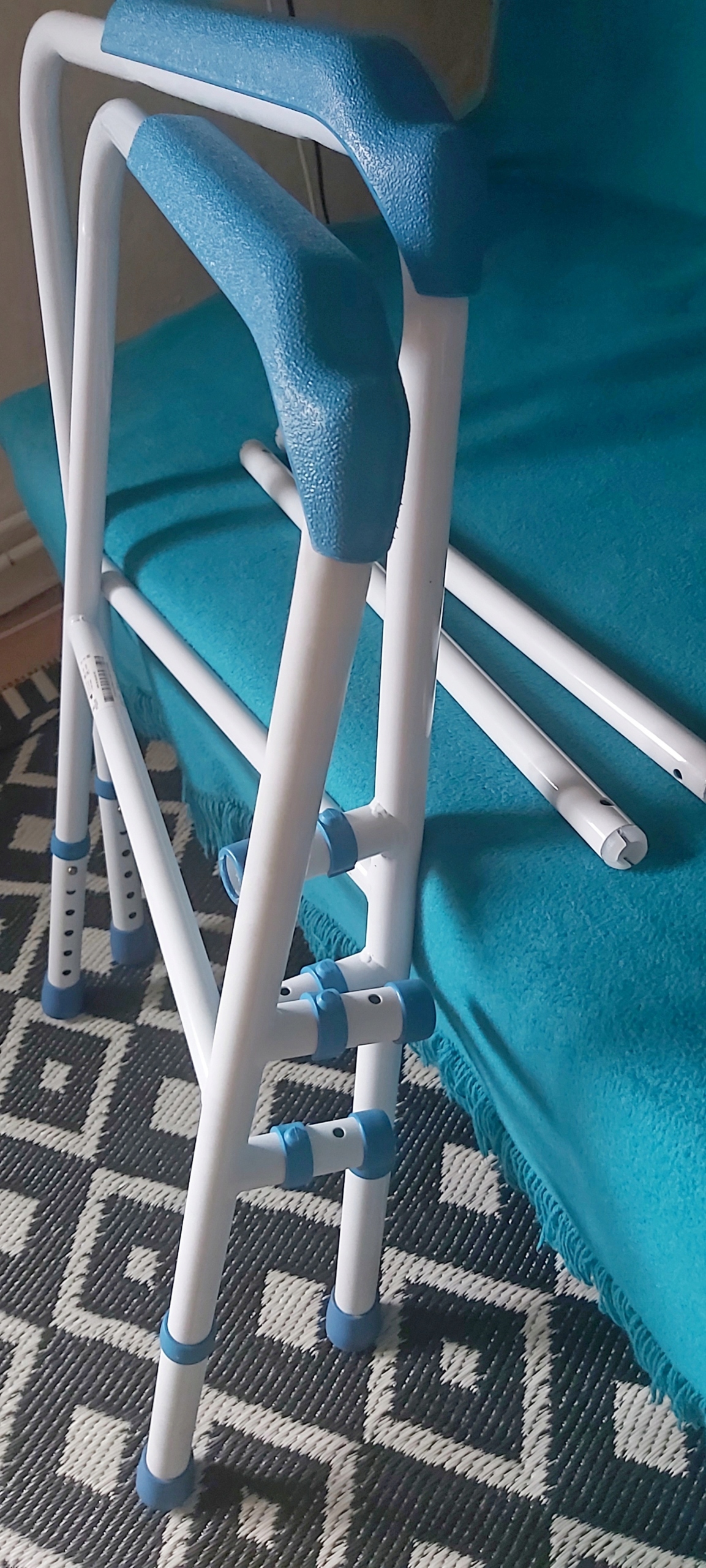 Stabilność i bezpieczeństwo – cztery poręcze dla lepszego wsparcia