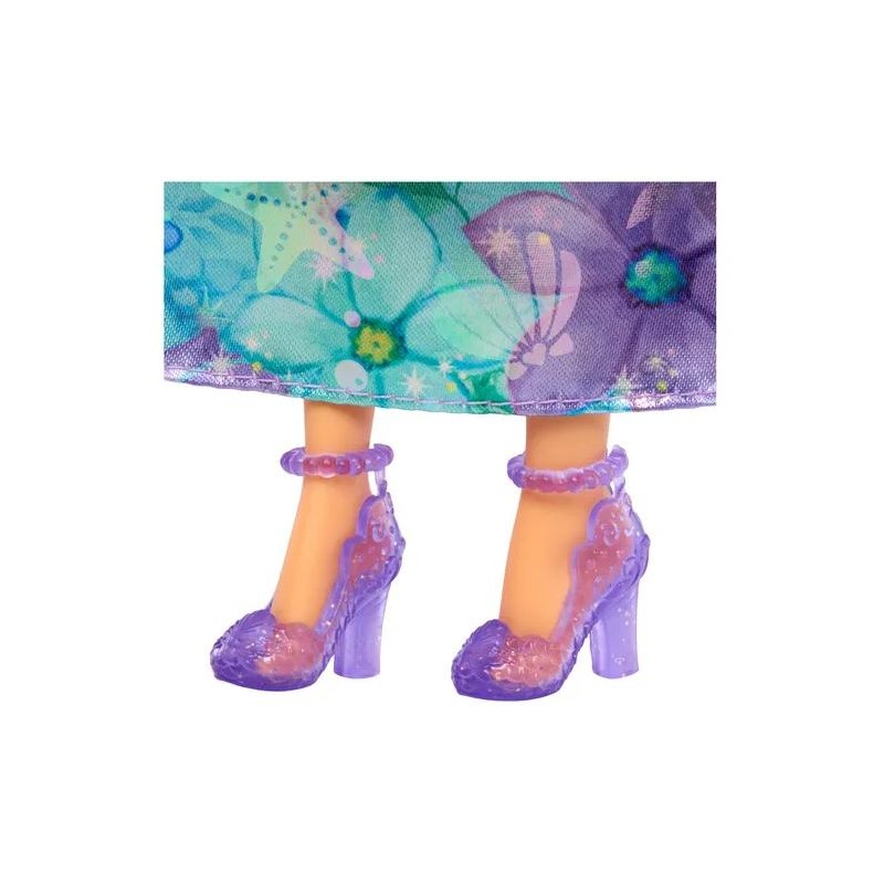 Modny strój i wygodne elementy