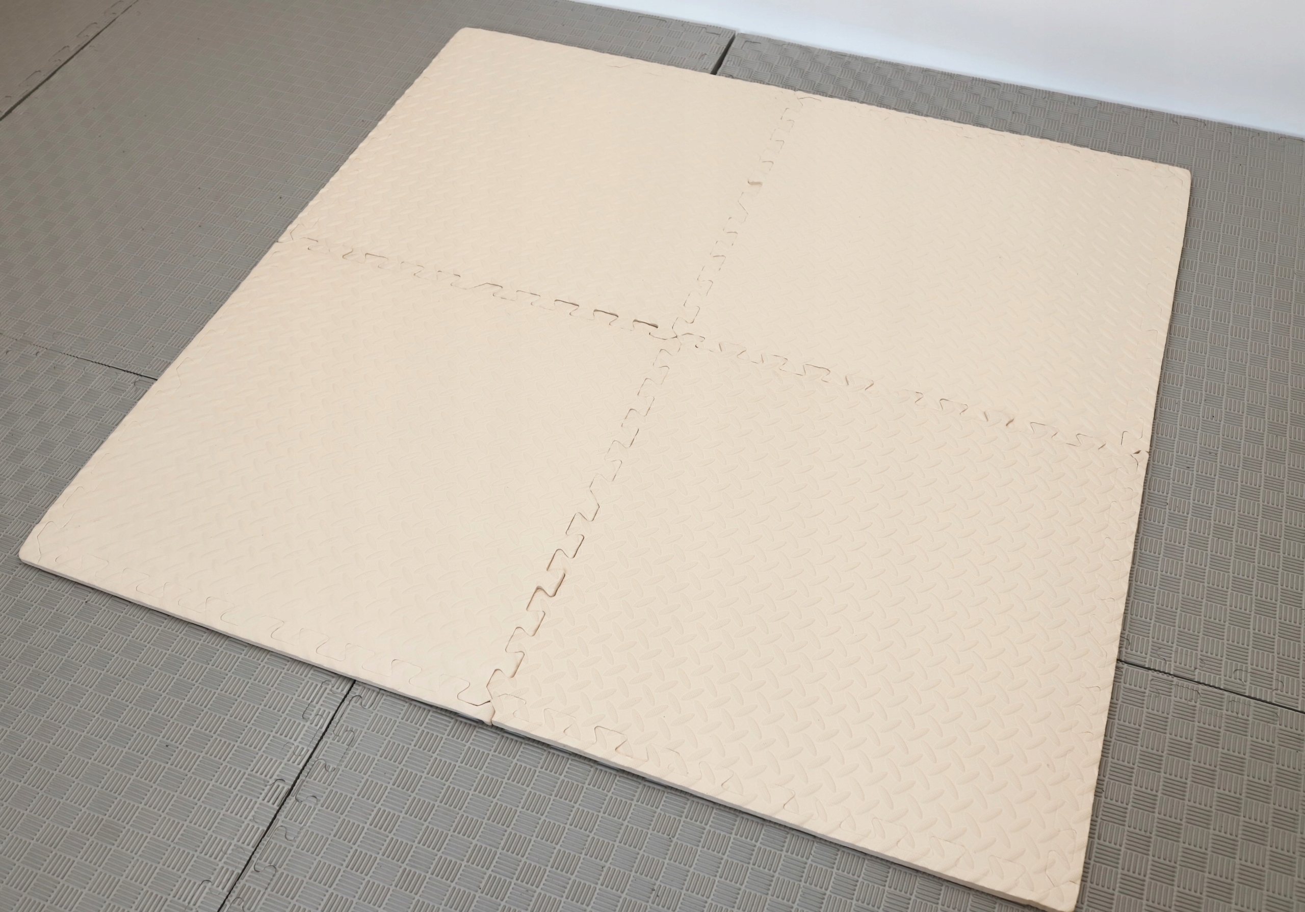 Mata piankowa X-star 4 szt. 60x60cm – Komfort i bezpieczeństwo dla Twojego dziecka