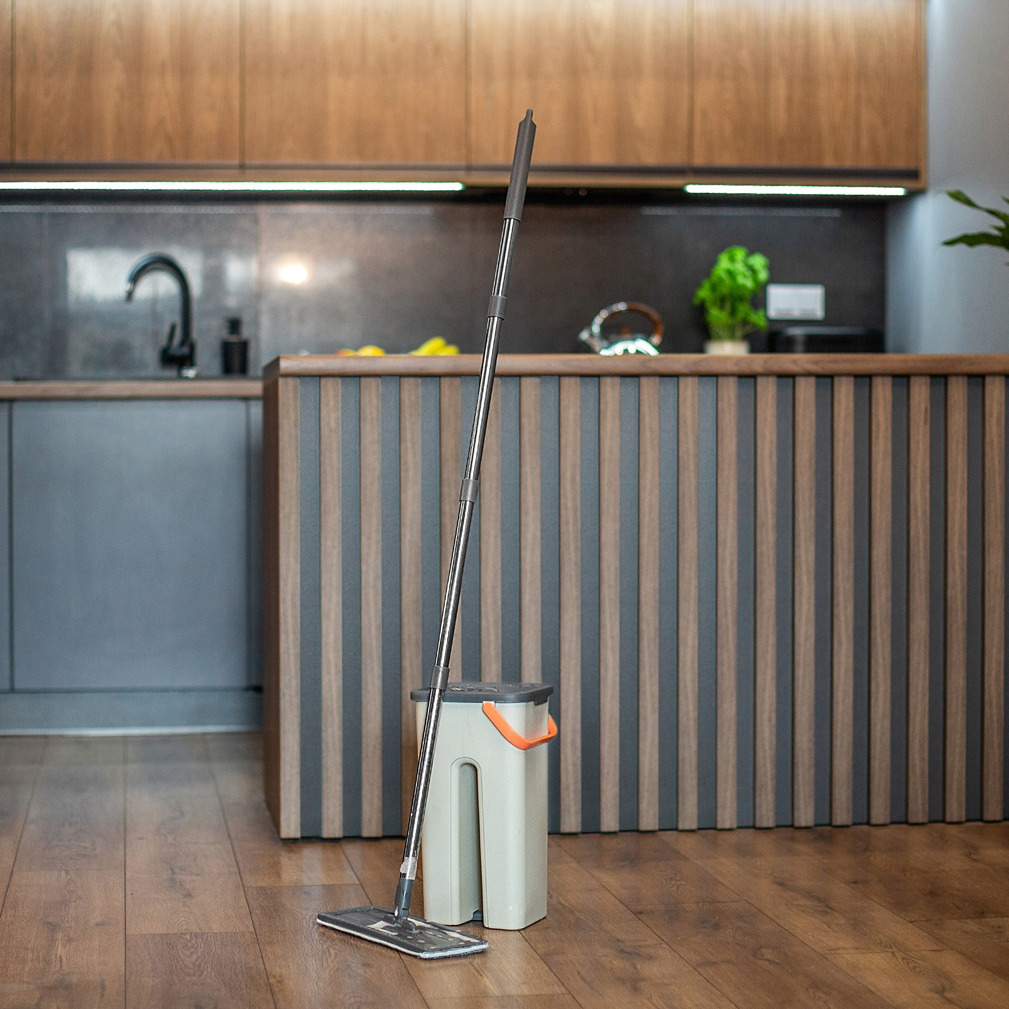 Mop Kadax KADAX Mop płaski do podłogi 135cm – Efektywne sprzątanie w Twoim domu