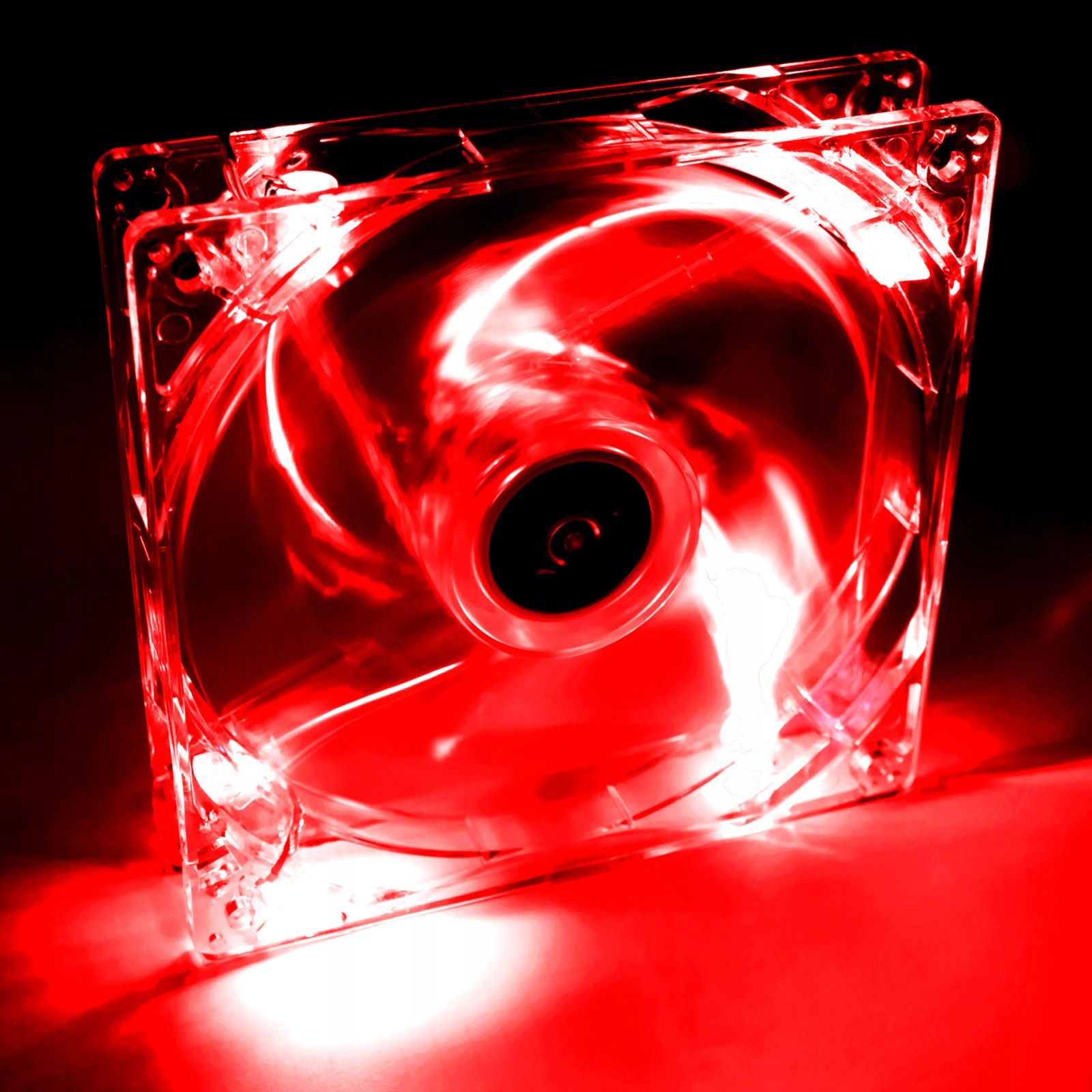 Przezroczysty design z podświetleniem LED w kolorze czerwonym