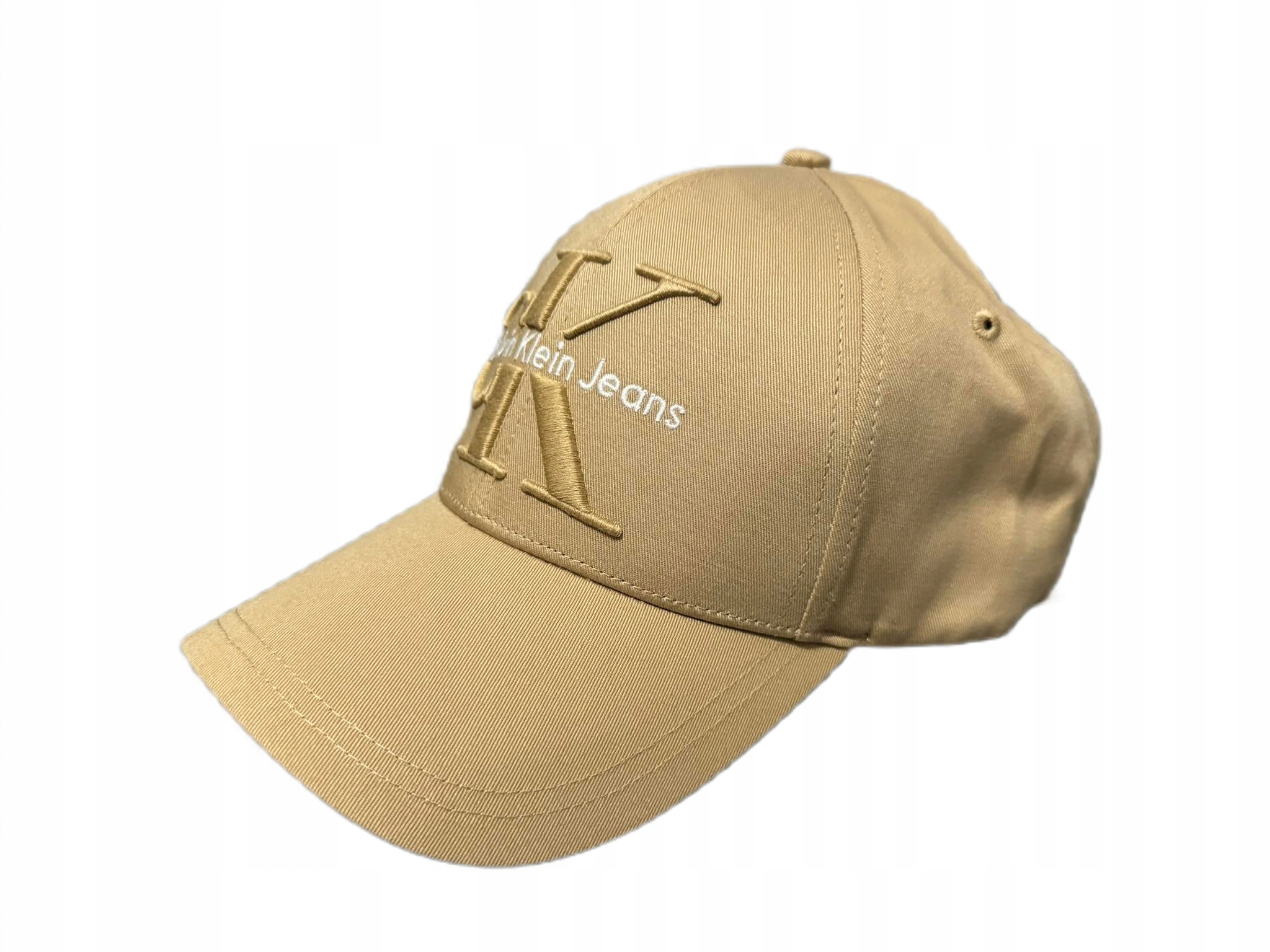 Logo Calvin Klein – Prestiżowy akcent w Twojej garderobie