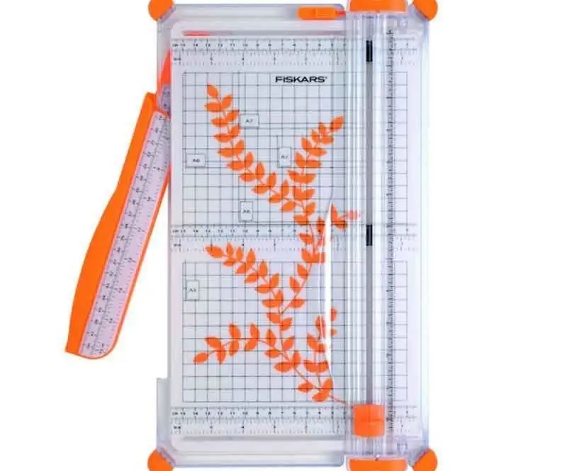 Stabilność i wygoda użytkowania – Antypoślizgowe stopy i przezroczysta osłona
