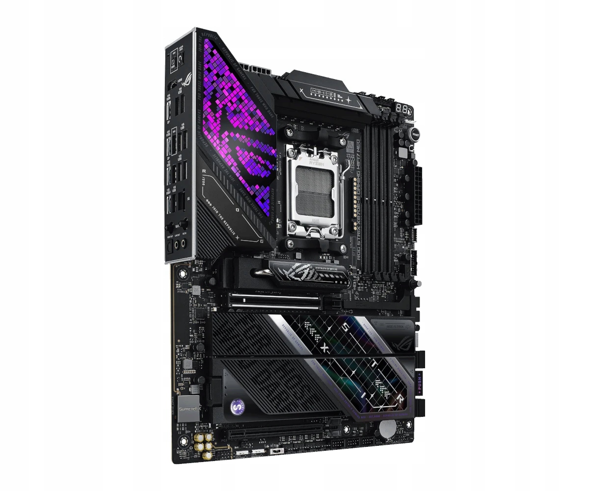 Wiele złączy M.2 i PCIe 5.0