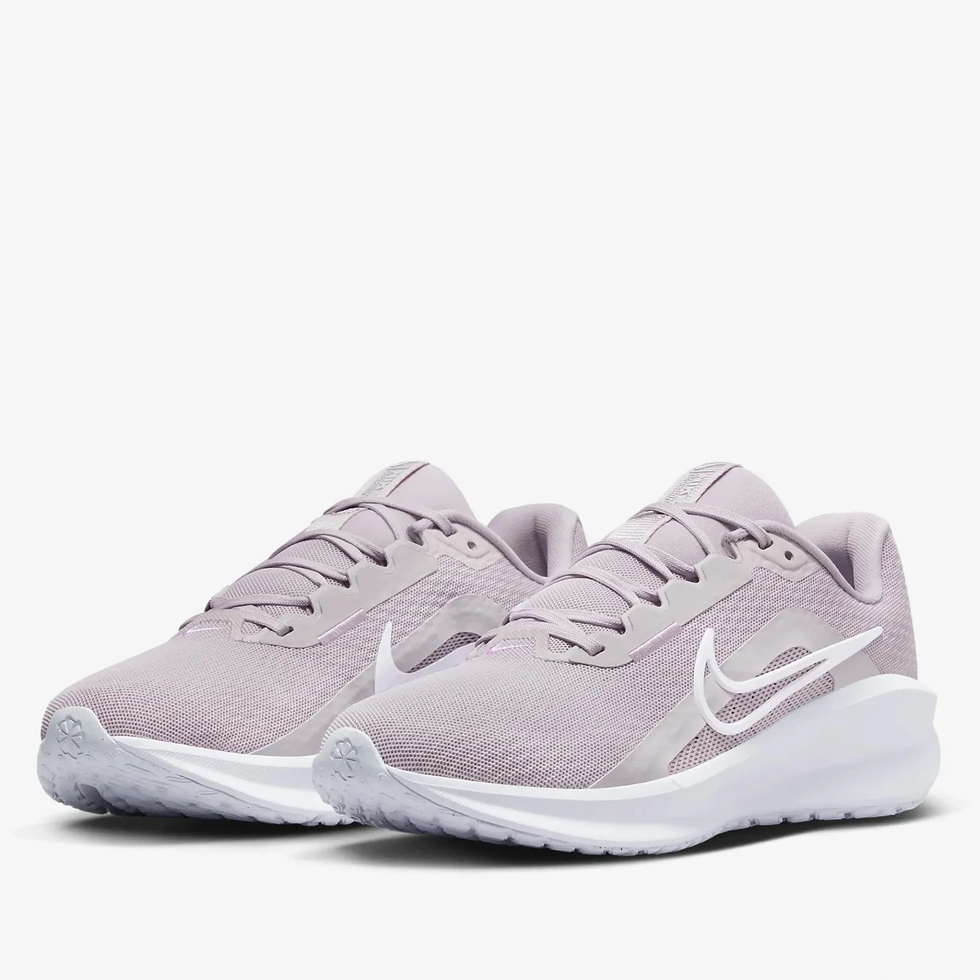 Sneakersy do biegania w modnym różowym kolorze