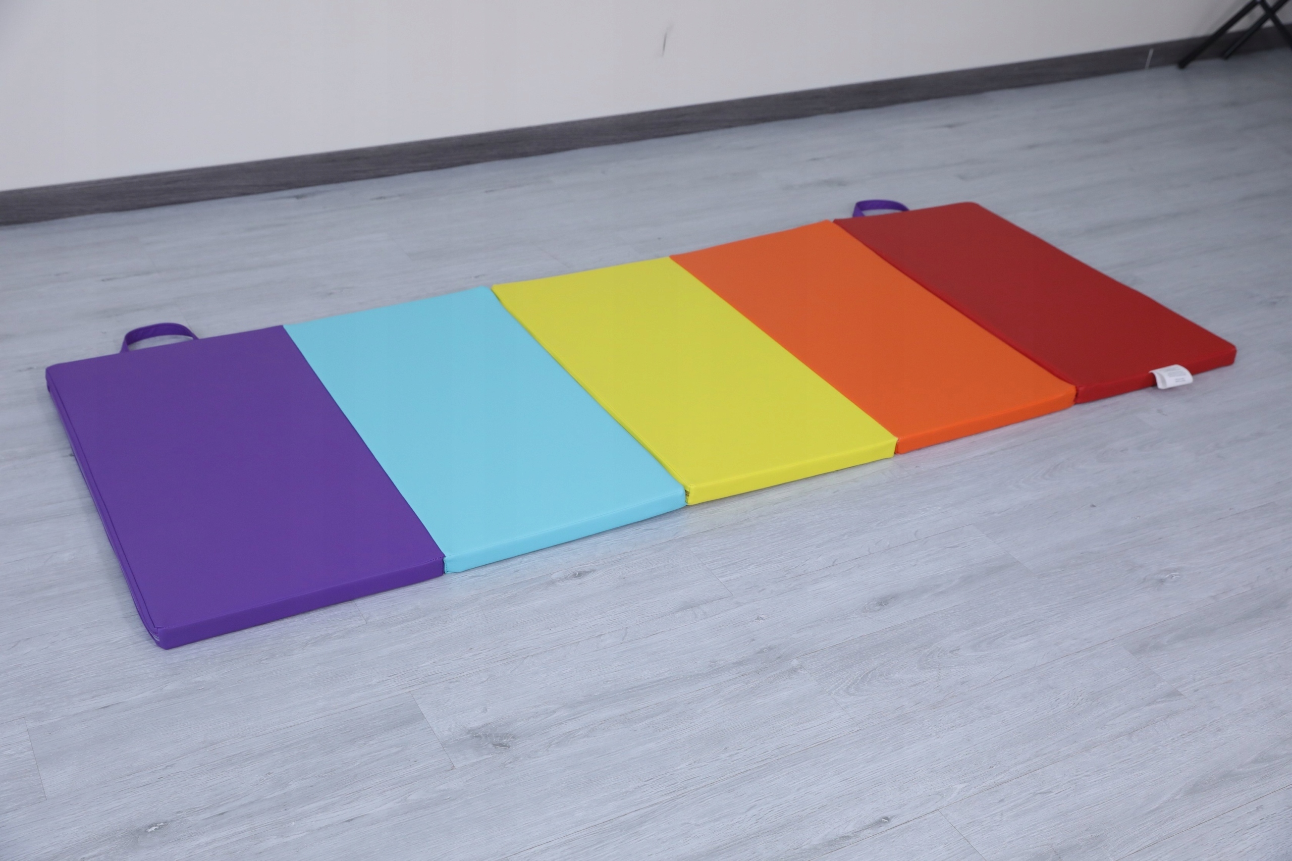 Materac gimnastyczny Satellite 195x75x3 cm pięcioczęściowy – Komfort i bezpieczeństwo w jednym