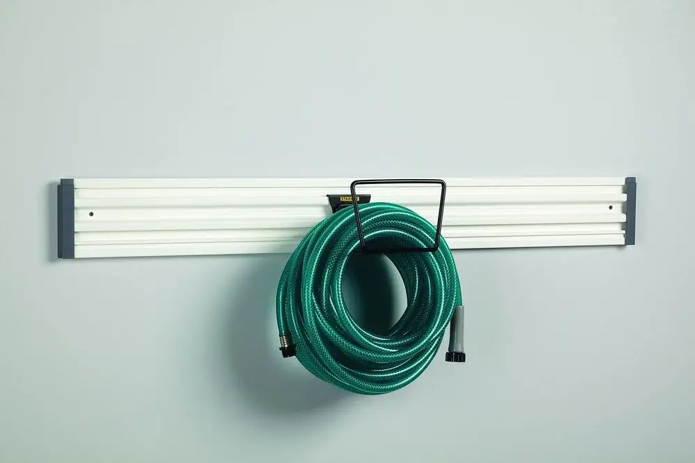 VERSA DUŻY HAK DO WĘŻY OGRODOWYCH 13.5KG – Idealne rozwiązanie do organizacji przestrzeni