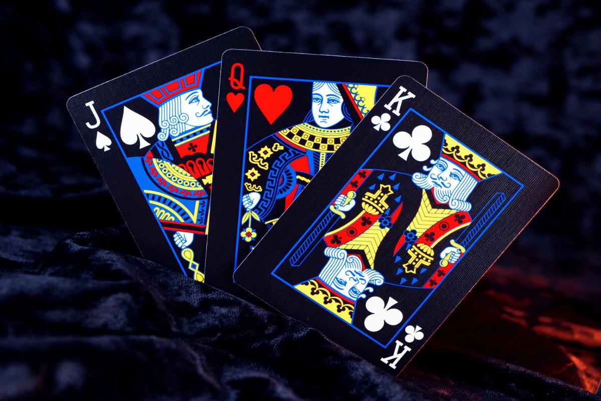 Unikalny design – Odwrócone wzory w odcieniach niebieskiego i czarnego