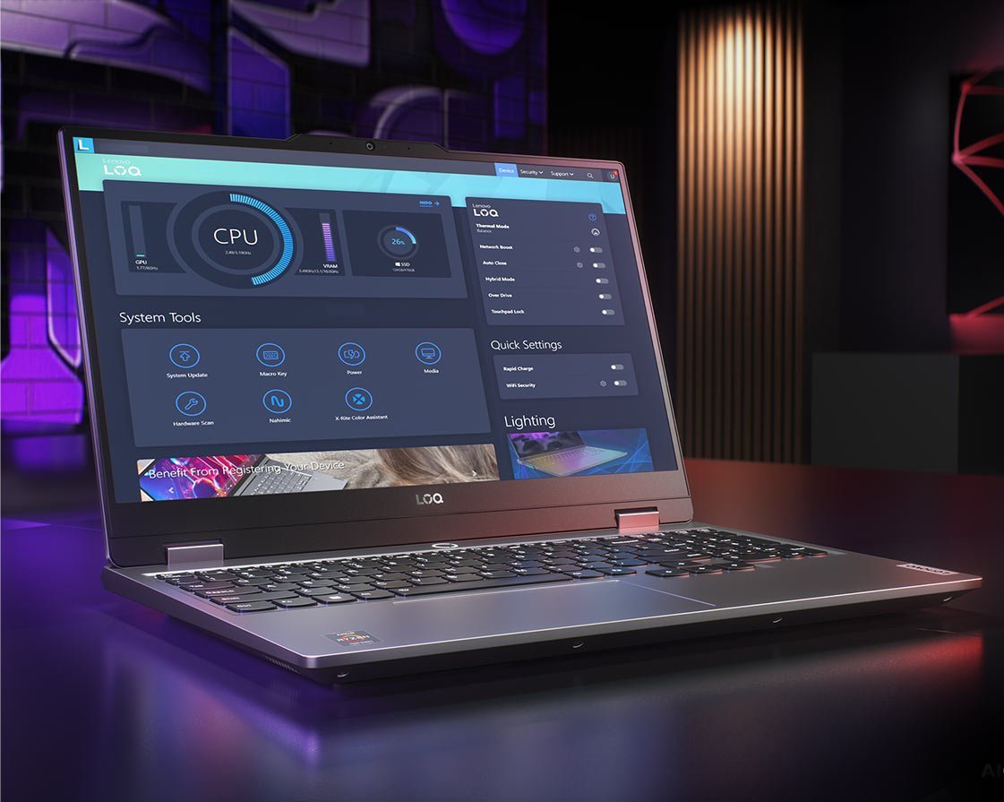 Otwarty laptop LOQ 15ARP9, na ekranie uruchomiona aplikacja Lenovo Vantage