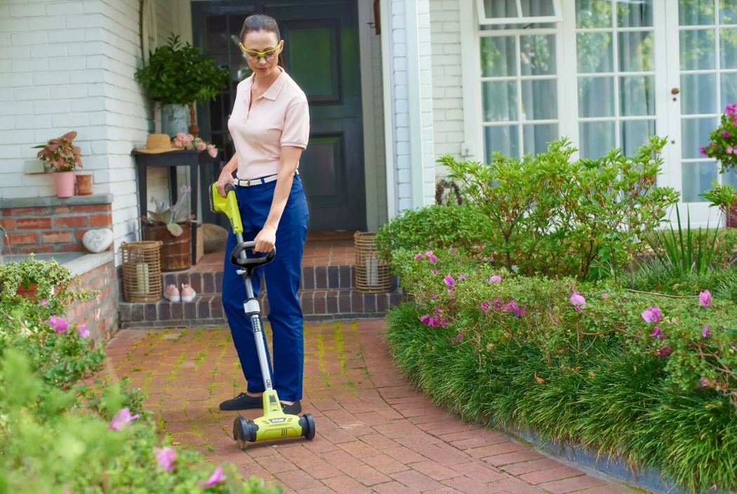 Ergonomiczna konstrukcja z teleskopowym uchwytem