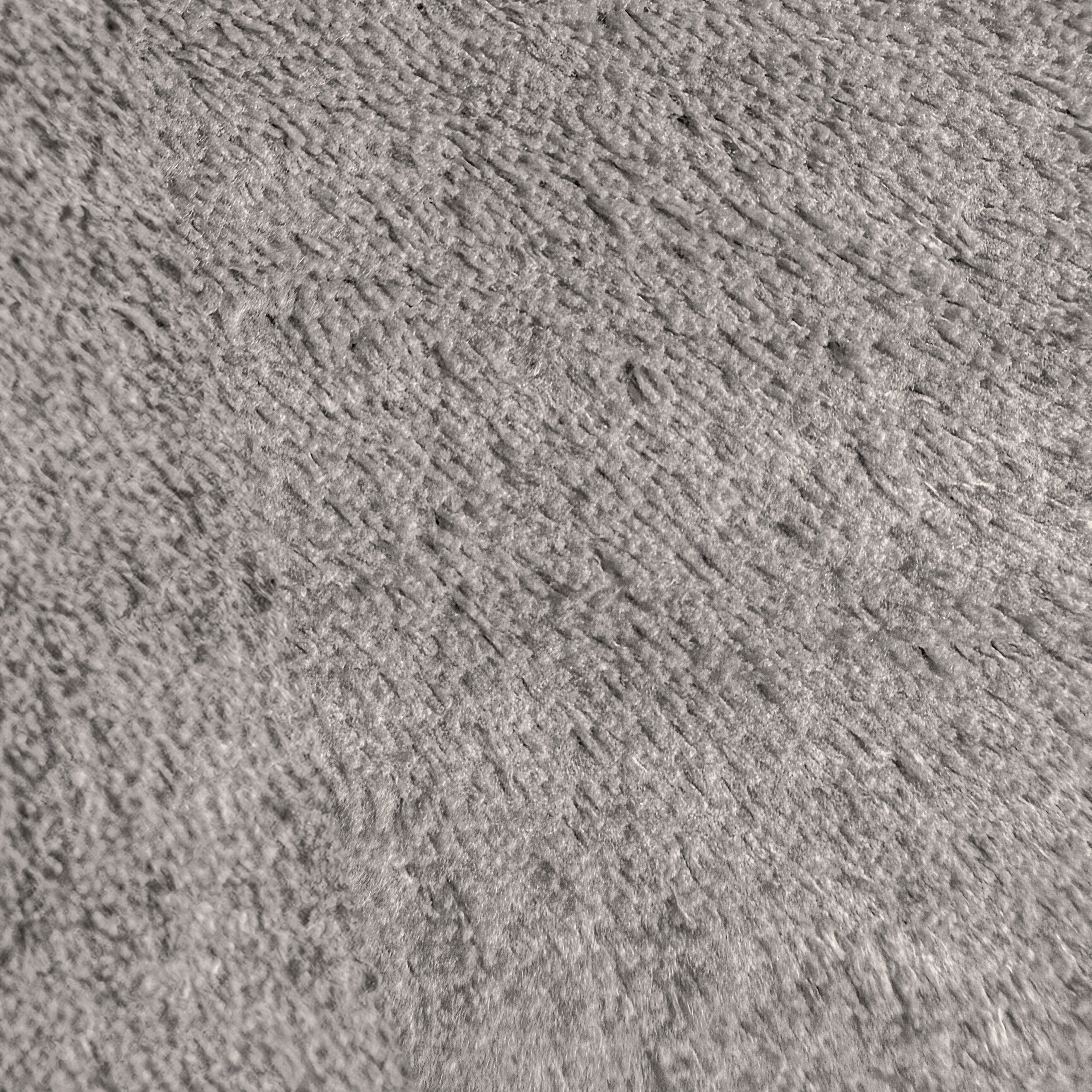 Właściwości materiału – Poliester, który zapewnia ciepło i miękkość