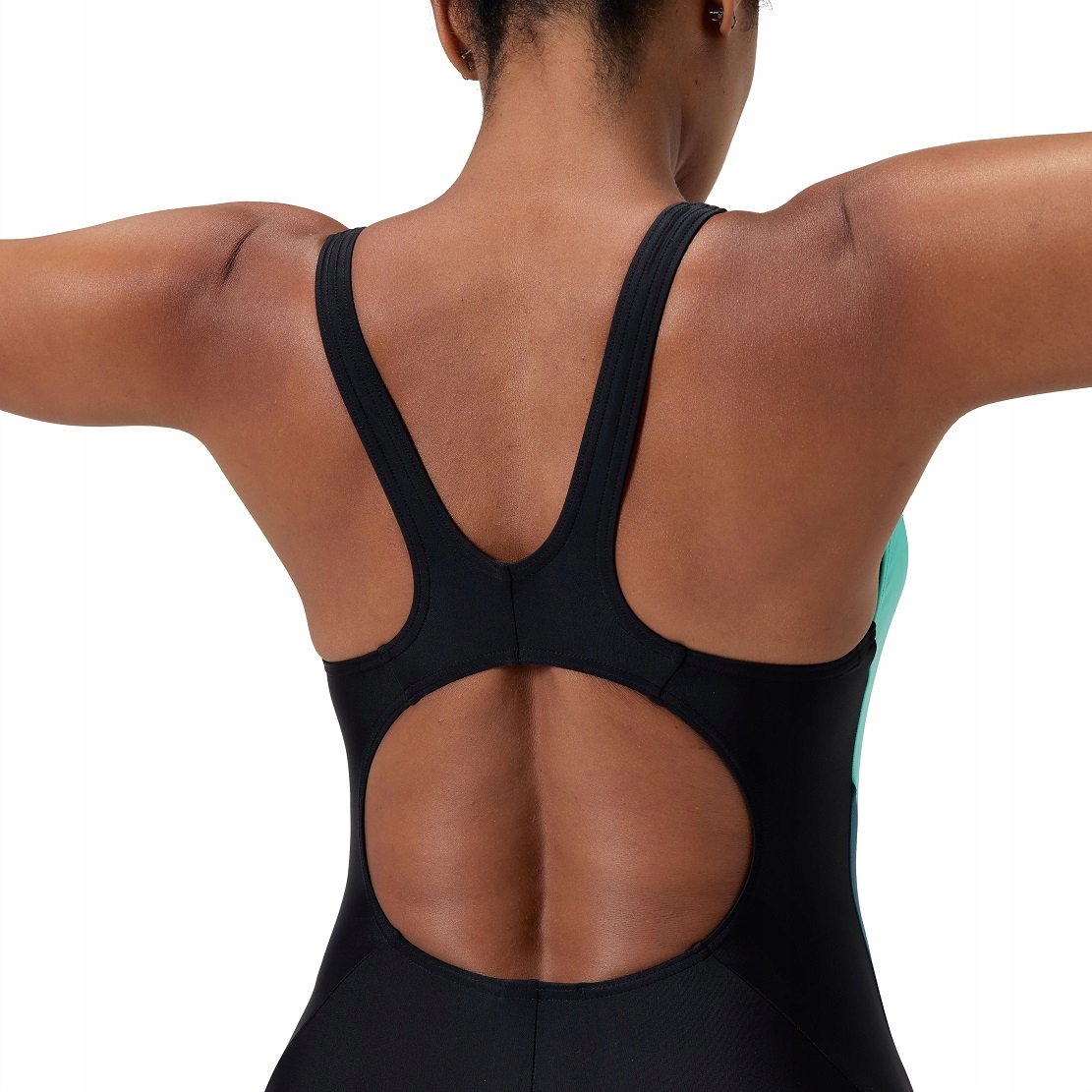 Nowoczesny design muscleback z kontrastowymi panelami