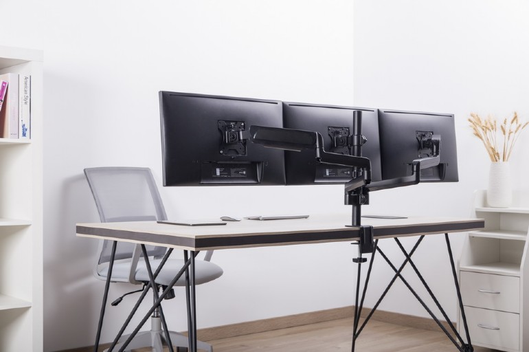 Kompatybilność z monitorami VESA 100 x 100 mm i 75 x 75 mm