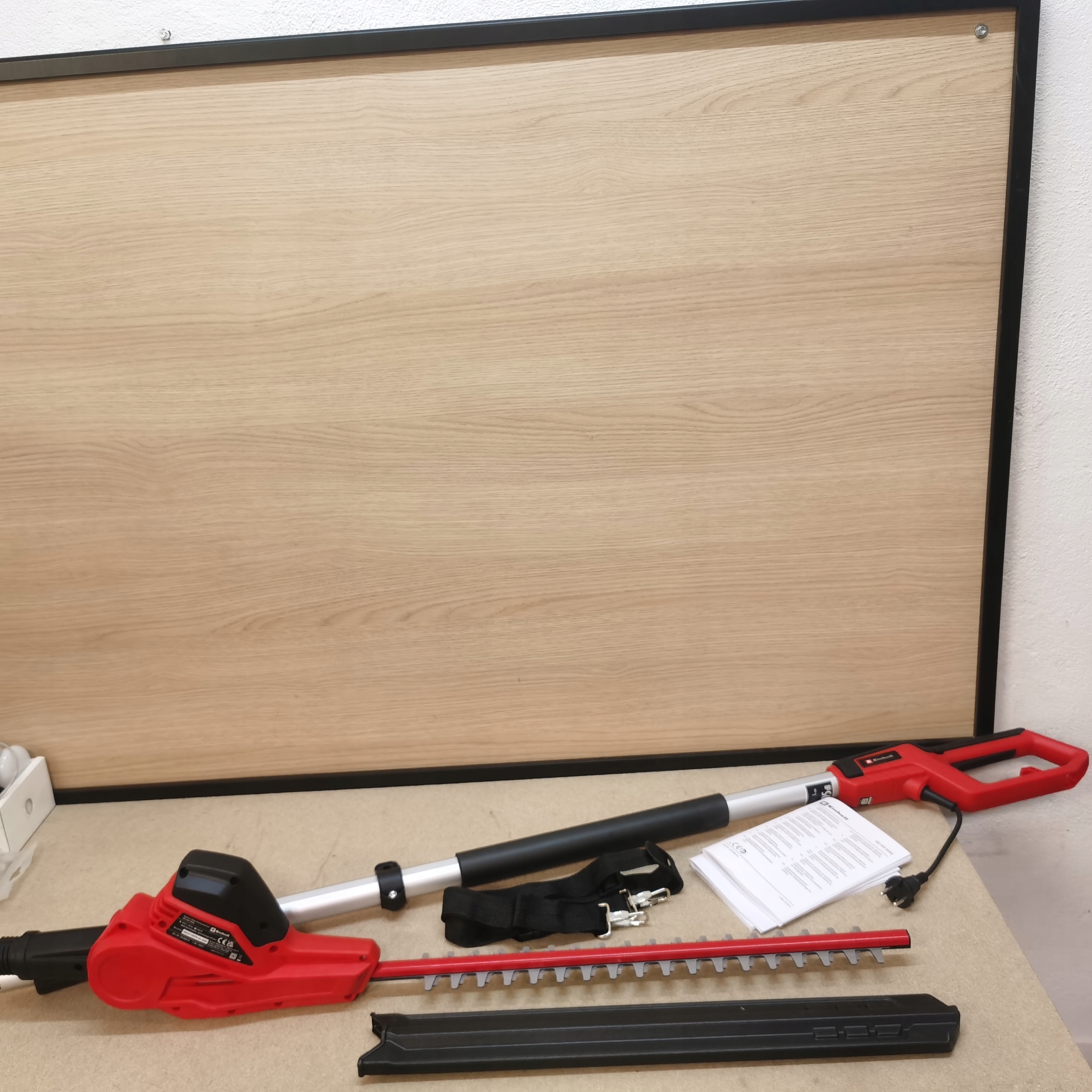 Ergonomiczny design z miękkim uchwytem i obrotowym uchwytem głównym