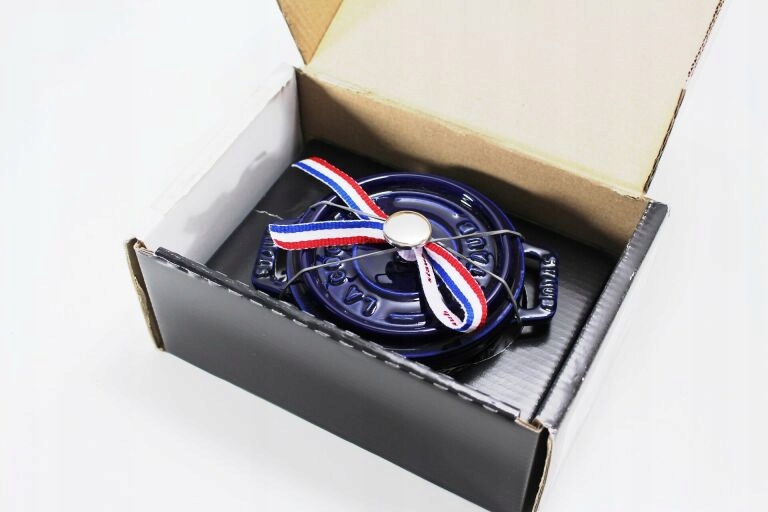 Łatwość czyszczenia – Powłoka non-stick i kolorowa emalia