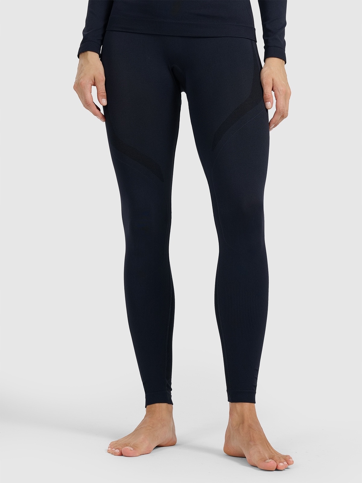 Spodnie legginsy bielizna termoaktywna damska czarne 4FWAW25USEAF217 20S XS/S – Komfort i styl w każdej aktywności