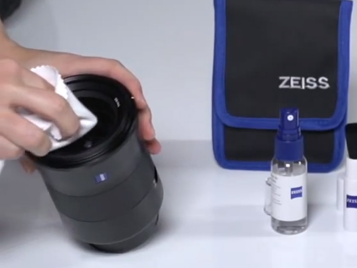Zastosowanie sprayu z mikrofibrową ściereczką