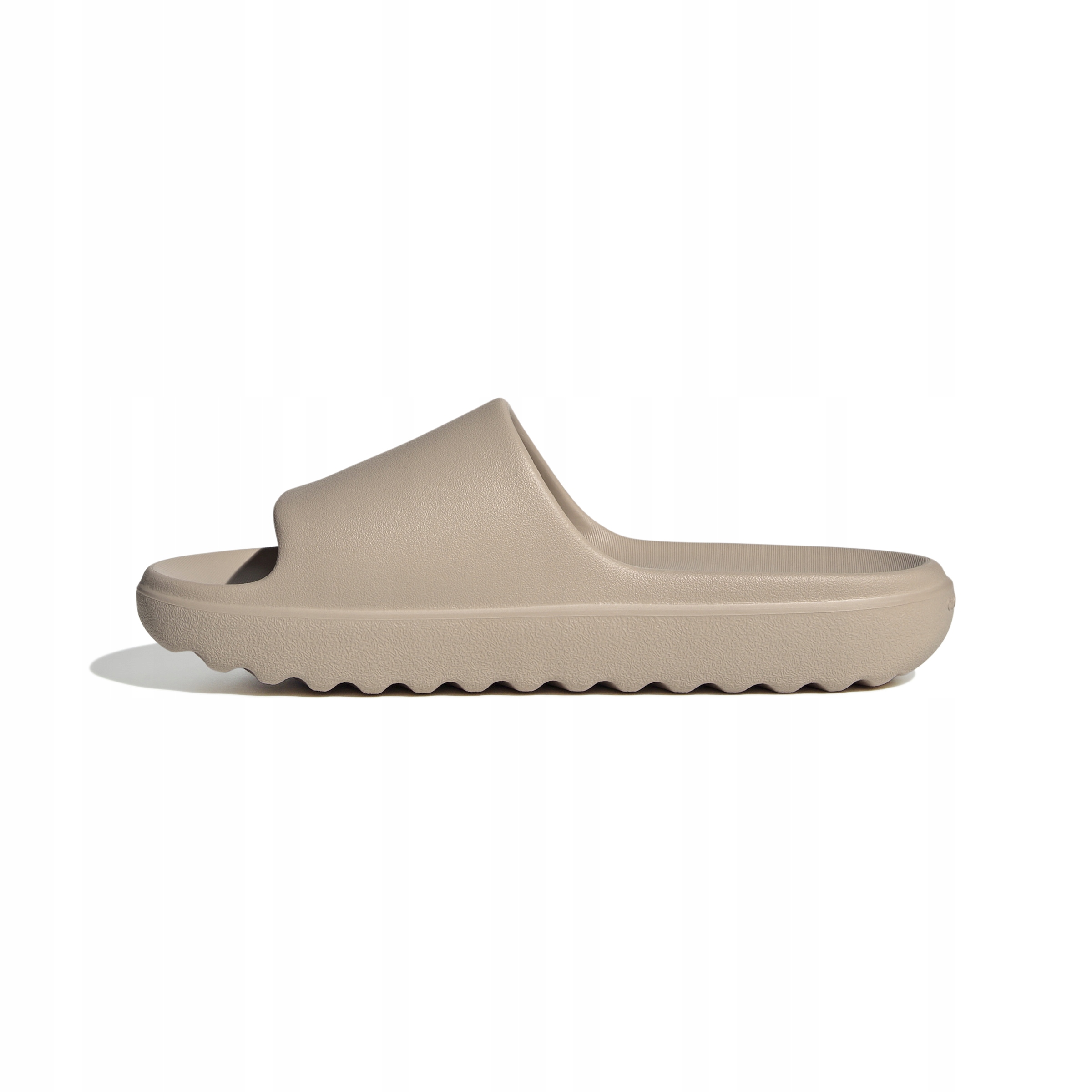 Właściwości materiałowe klapków adidas