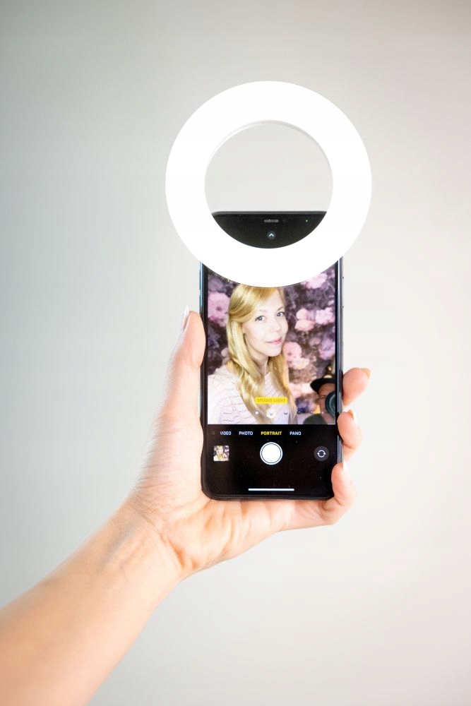 lampa-pierscieniowa-10-cm-selfie-kodak-do-telefonu-rm001_o6641_4.jpg