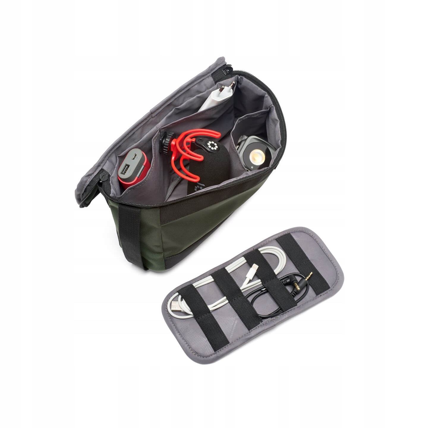 Przestronność i organizacja – Wewnętrzne kieszenie i elastyczne pętle