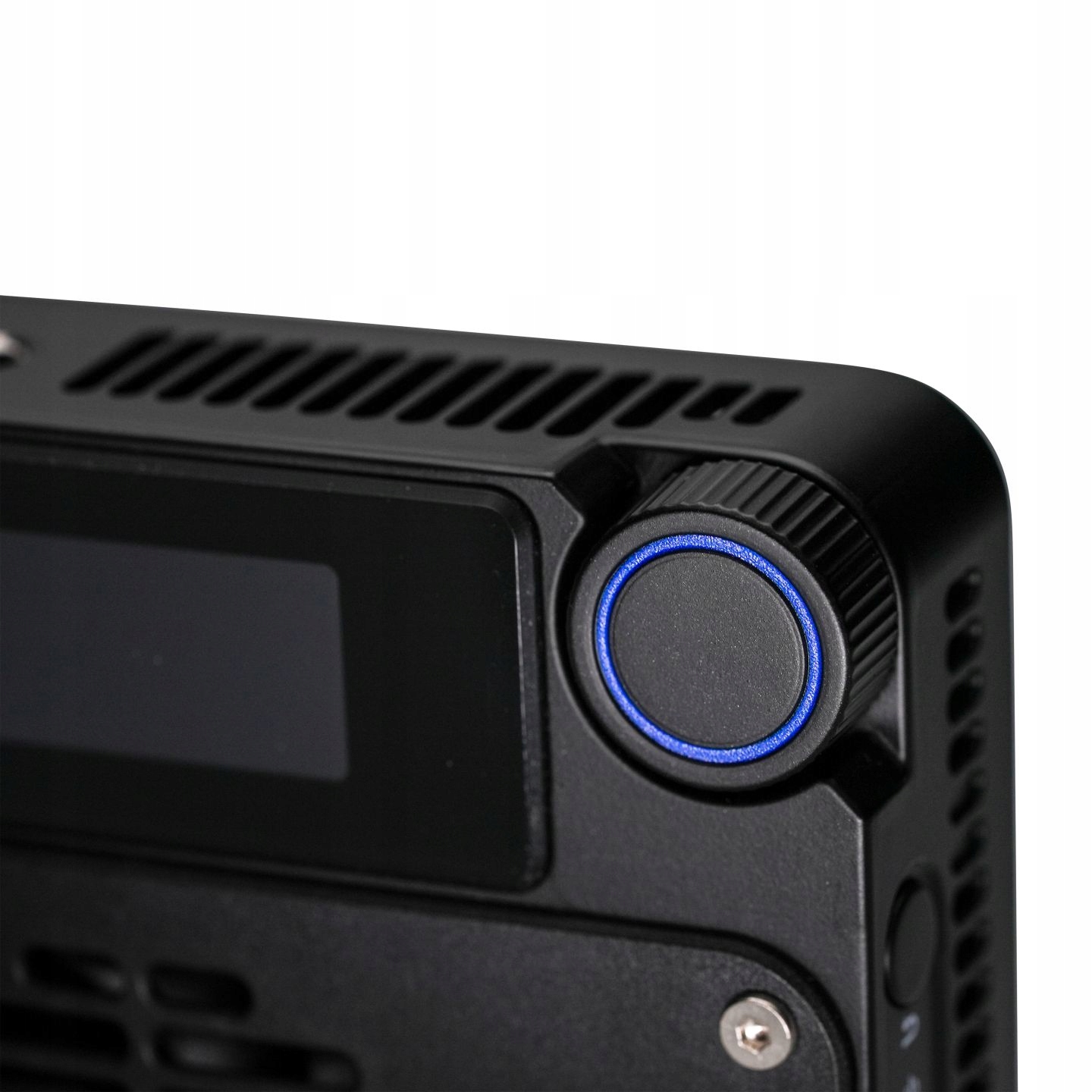 Akcesoria w zestawie – dyfuzor, grid i statyw