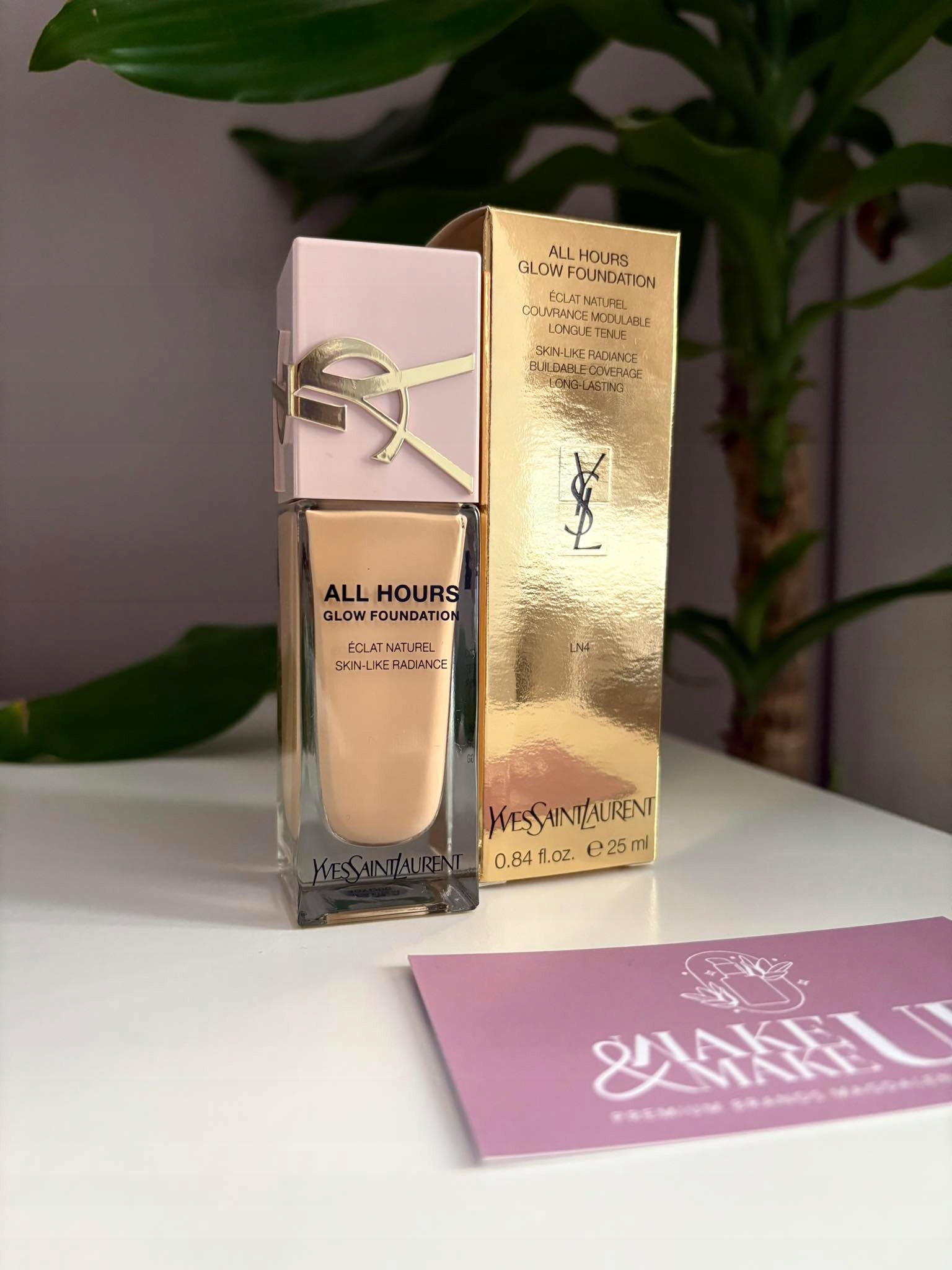 All Hours Glow Foundation – Rozświetlający podkład w płynie od YSL