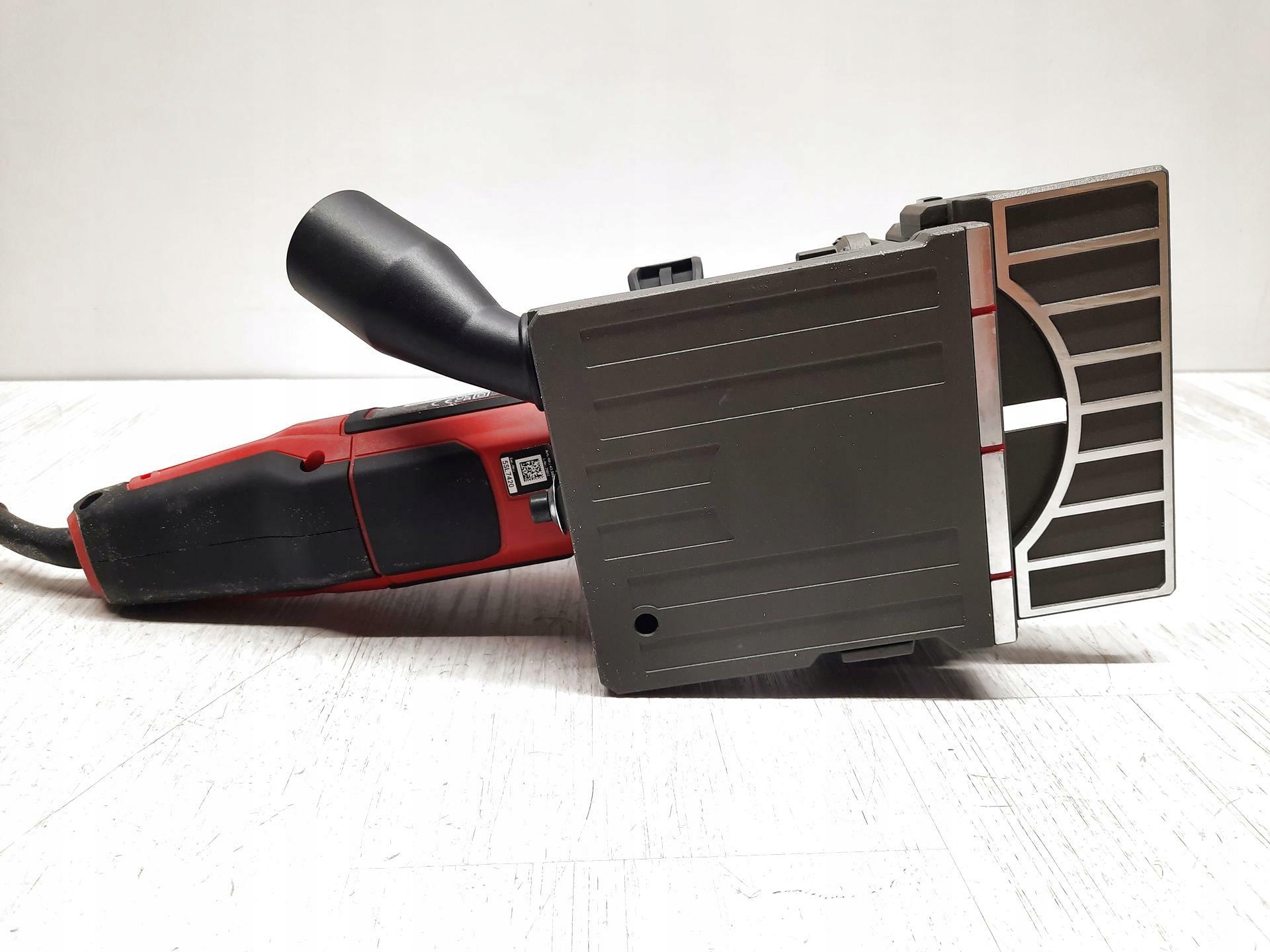 Regulacja głębokości frezowania – 6-stopniowe ustawienia dla różnych zastosowań