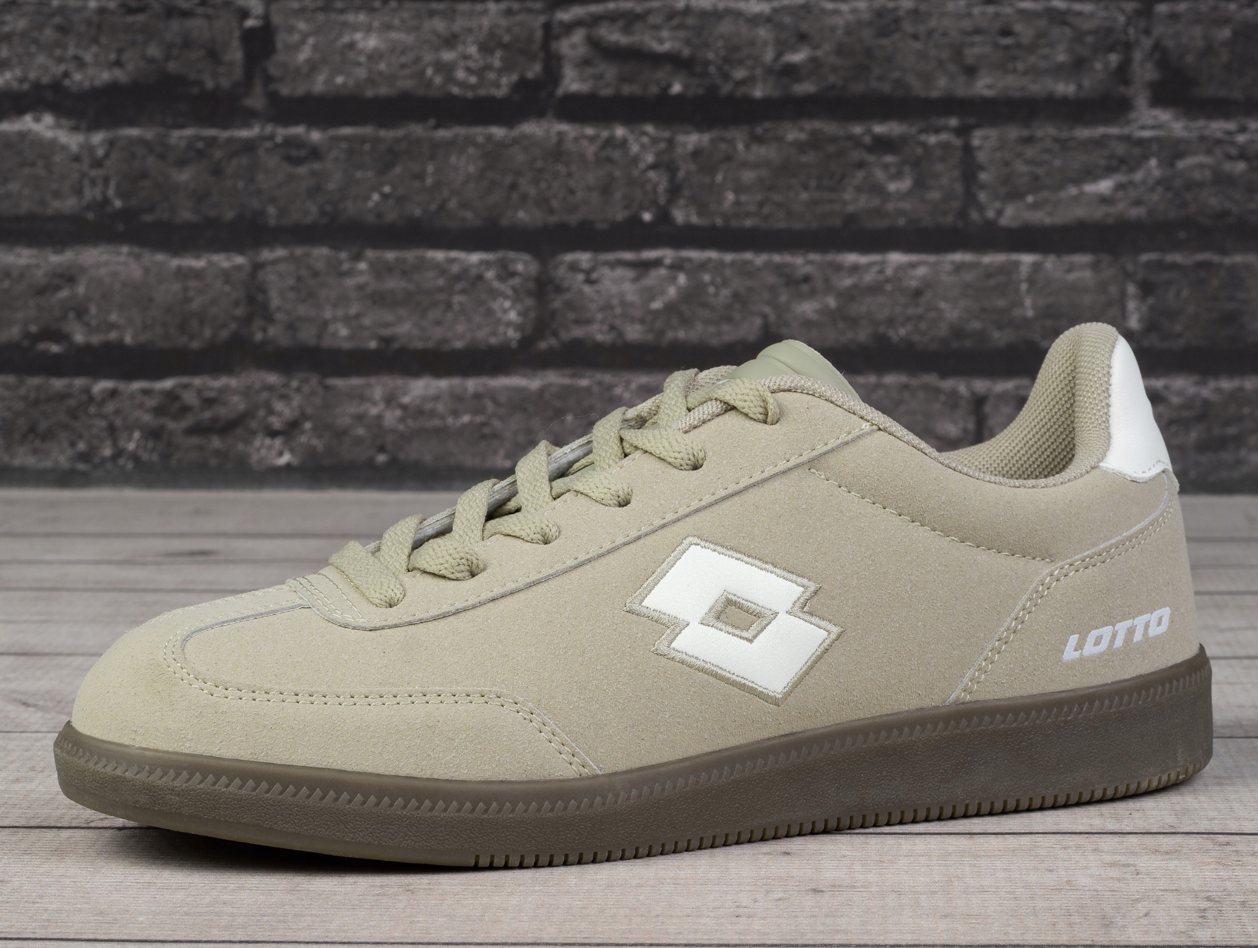 Stylowy design w kolorze beżowym