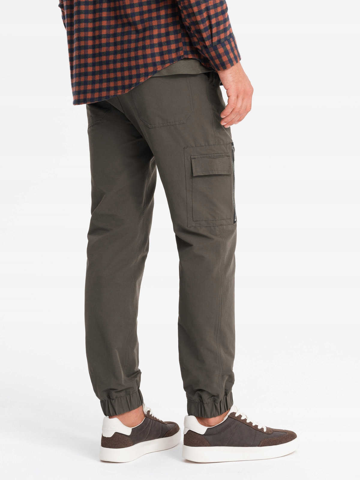 Funkcjonalne kieszenie cargo – Praktyczność w każdej sytuacji