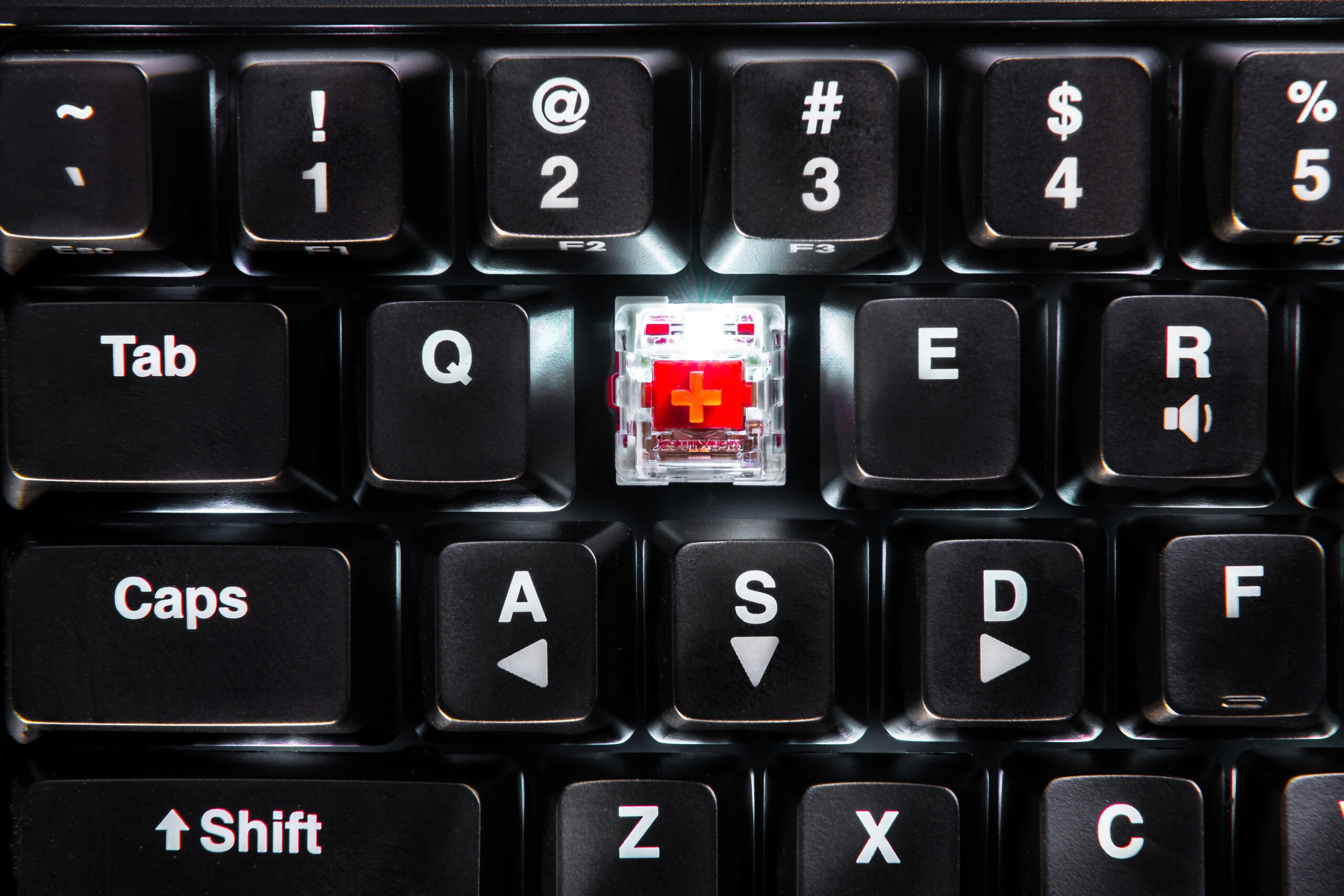 Typ klawiatury: Mechaniczna z przełącznikami Red Switch