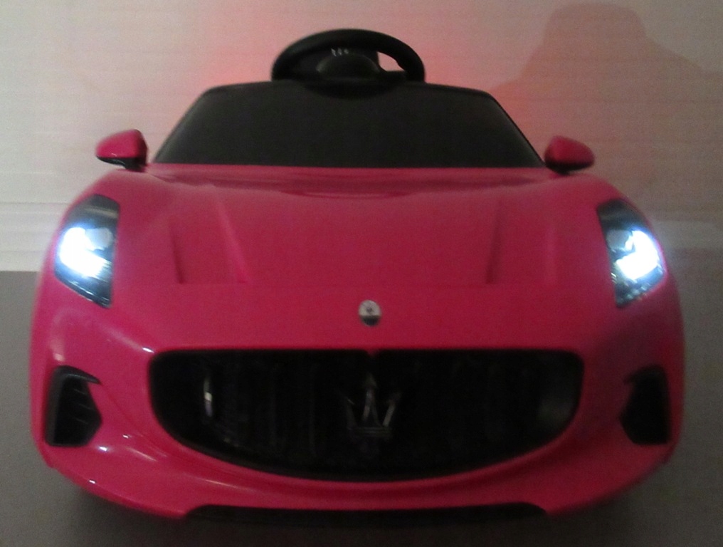 Funkcje zdalnego sterowania – Pilot 2.4G dla rodziców i samodzielna jazda dla dzieci