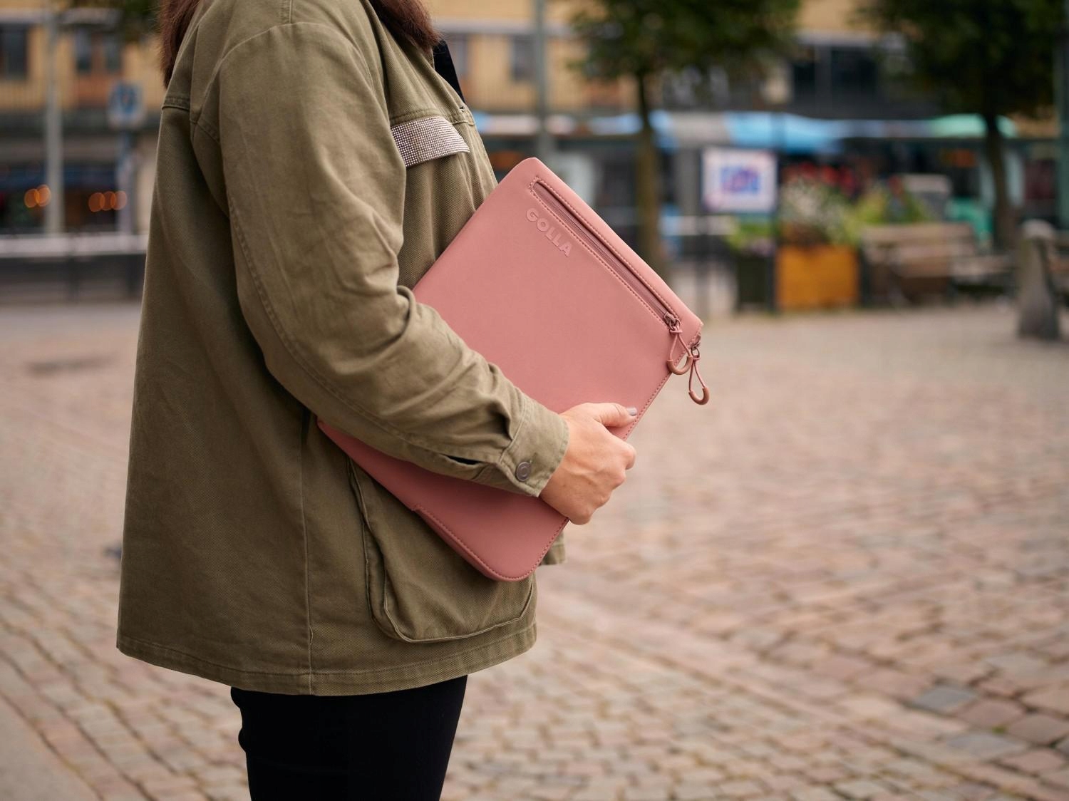 Minimalistyczny design – Stylowy dodatek do każdego stroju