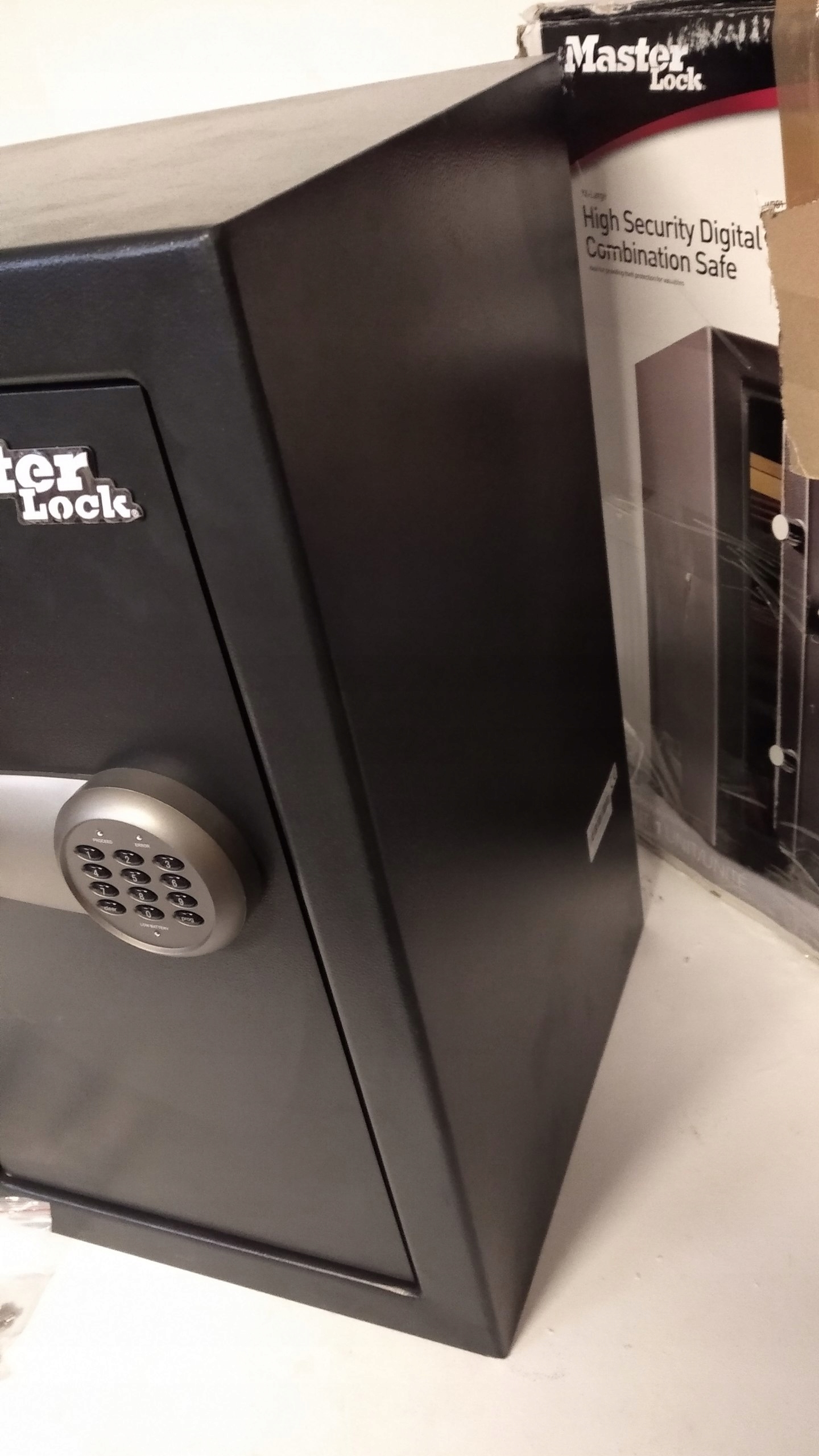 Dodatkowe funkcje: integracja z alarmem i oświetlenie LED