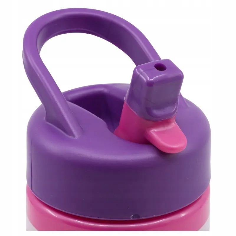 Wygodny uchwyt i praktyczna słomka