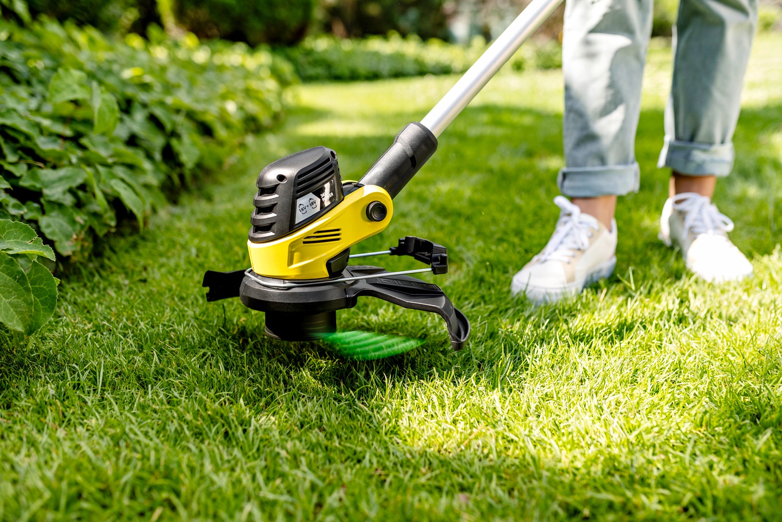 Precyzyjne cięcie dzięki regulowanej głowicy tnącej
