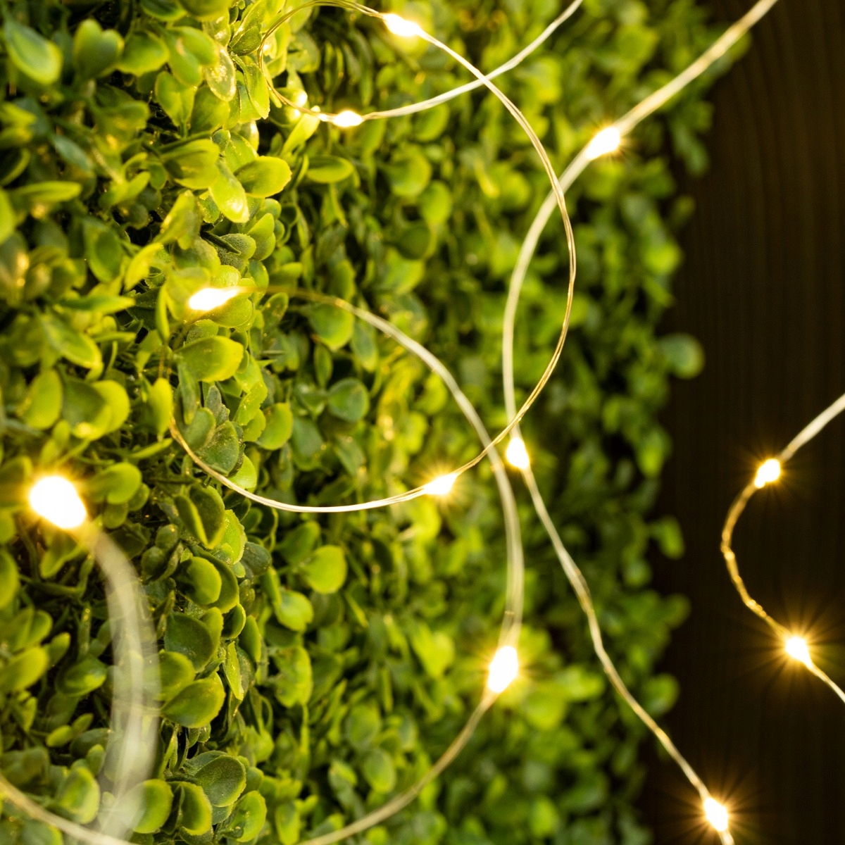 Długość i liczba punktów świetlnych – 21m z ponad 200 LED