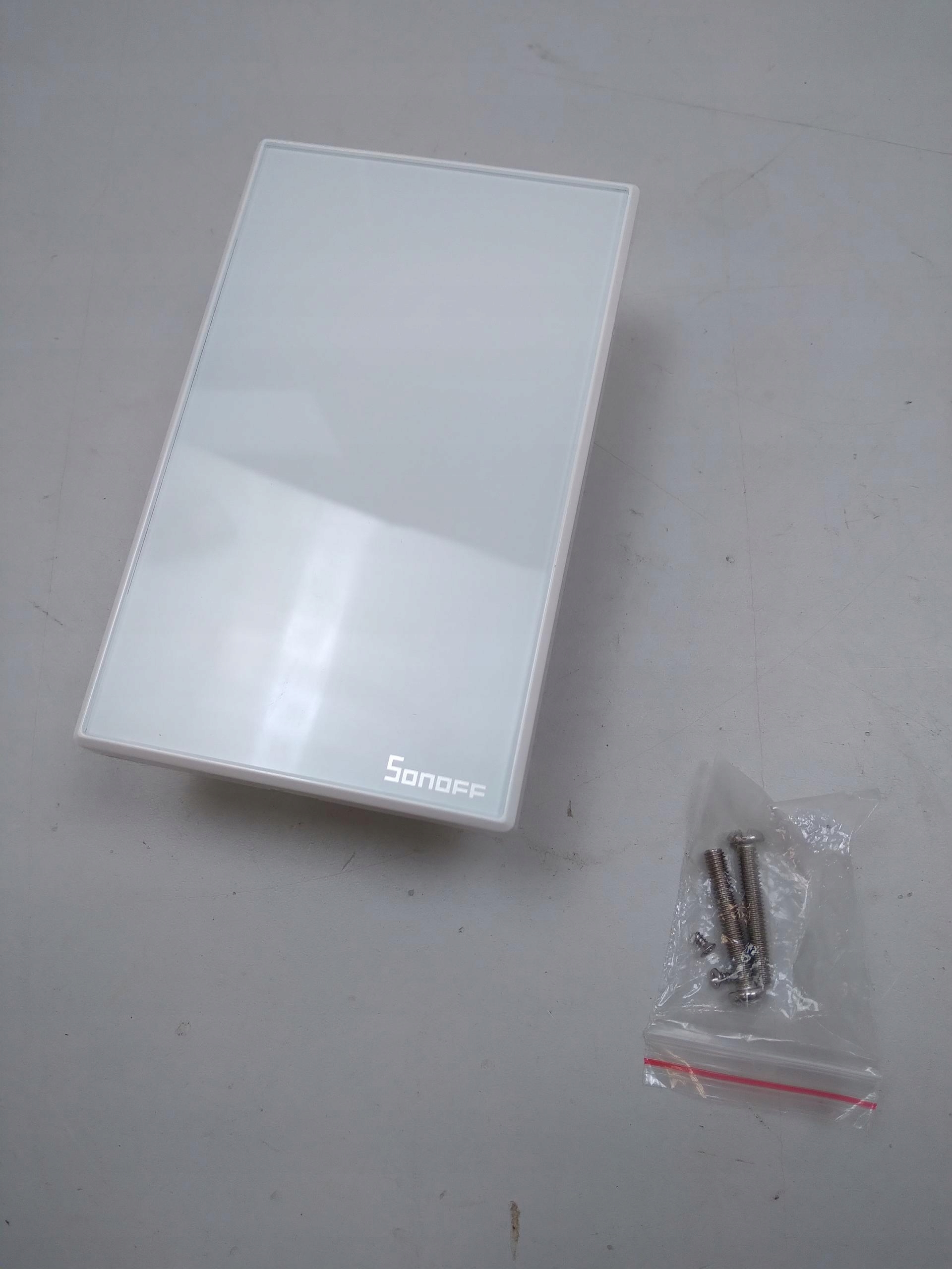 T2US3C - 3-gang Wi-Fi Smart Wall Switch US - Biały