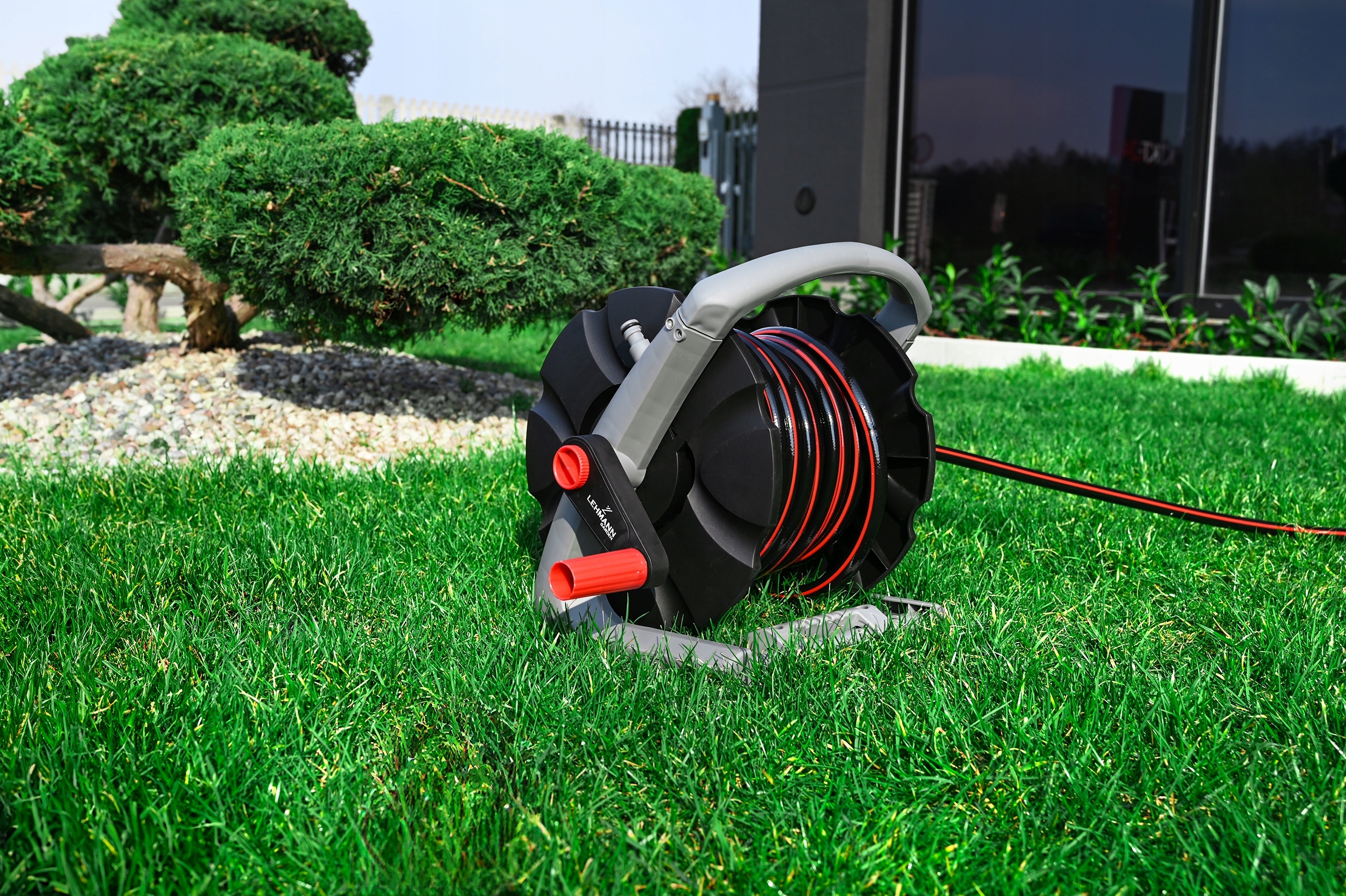 Ergonomiczny uchwyt i łatwy montaż