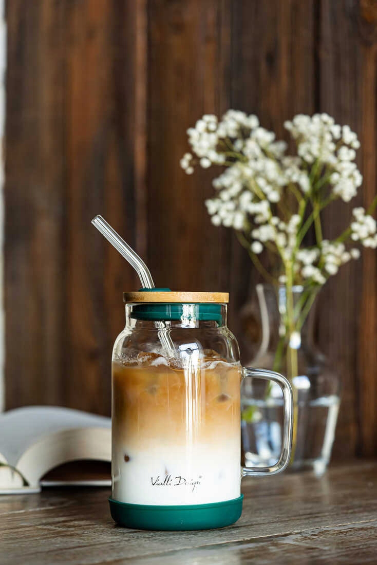 Słoik ze słomką 600 ml zielony Fuori - Idealny do orzeźwiających napojów